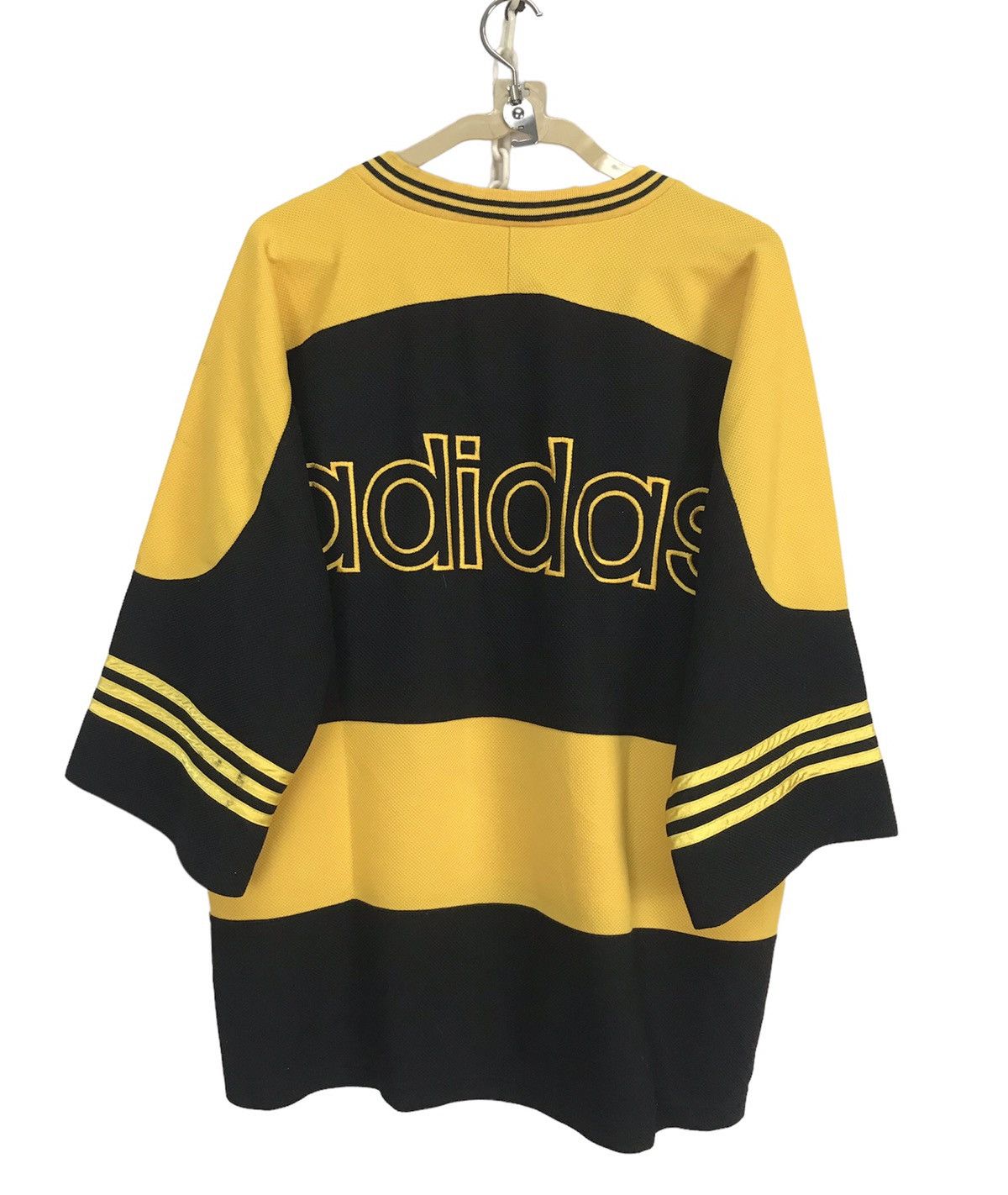Adidas Vintage adidas embroidered logo jersey vneck shirt Size US L / EU 52-54 / 3 - 2 Thumbnail