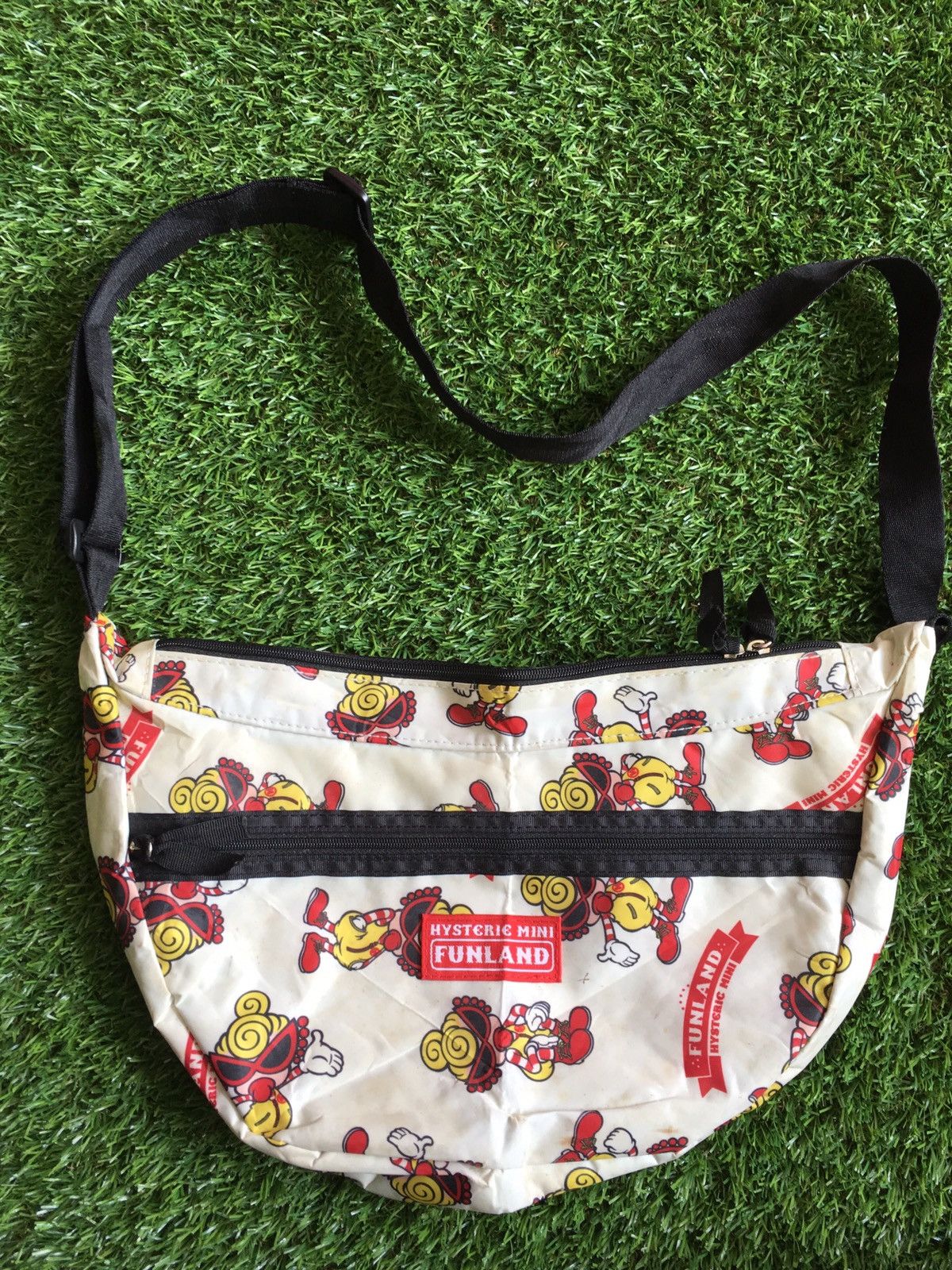 Hysteric Glamour Hysteric Mini Sling Bag in White, Men's