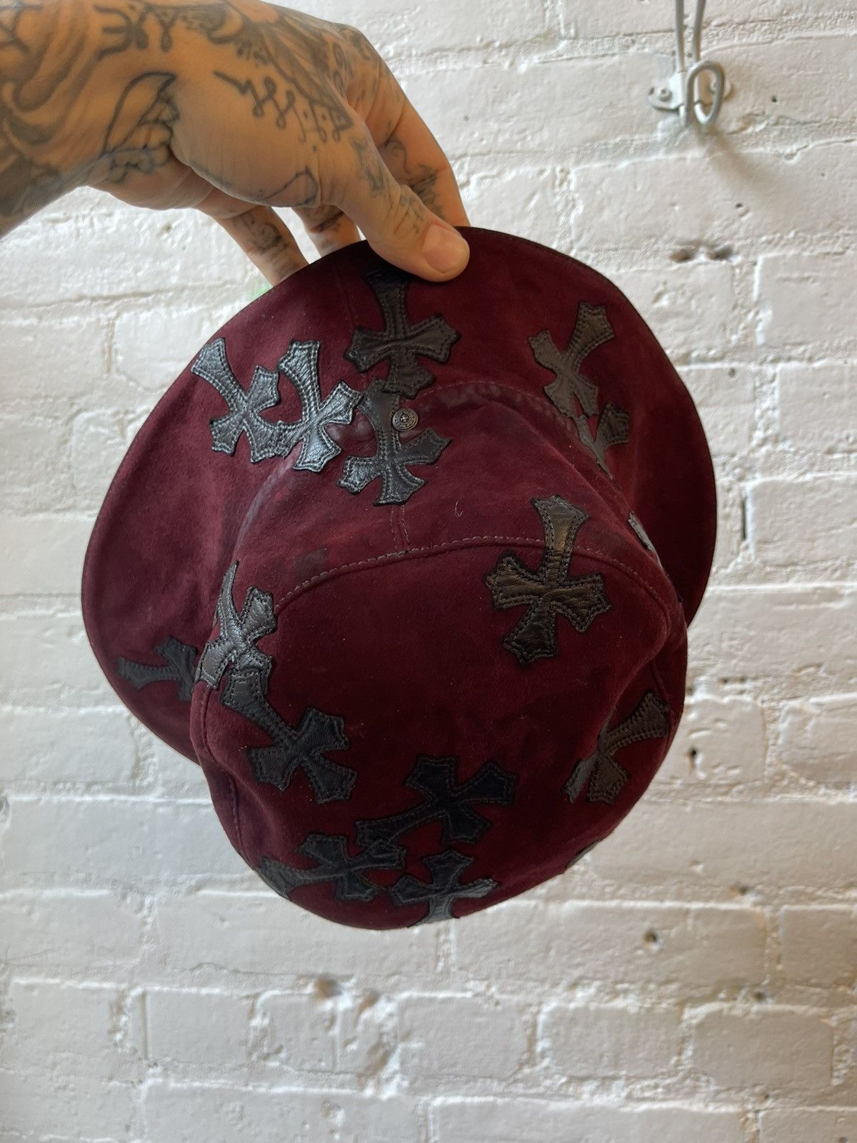 Chrome Hearts Chrome Hearts 1/1 SUEDE CROSS BUCKET HAT REVERSIBLE 4G Size ONE SIZE - 14 Thumbnail