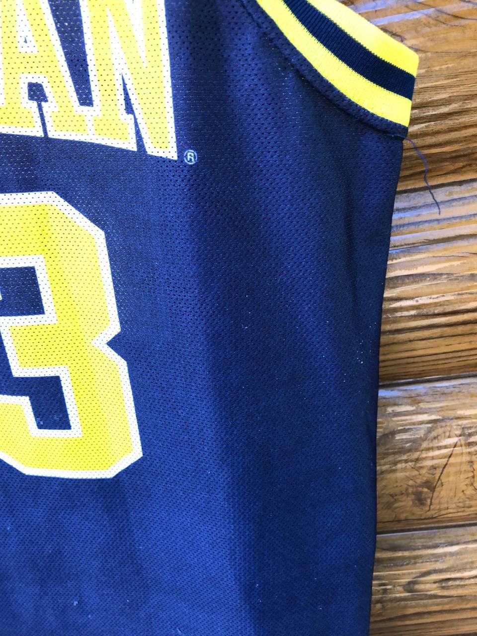 NBA Vintage Michigan Wolverines #23 Nike Basketball Jersey Size US S / EU 44-46 / 1 - 8 Thumbnail