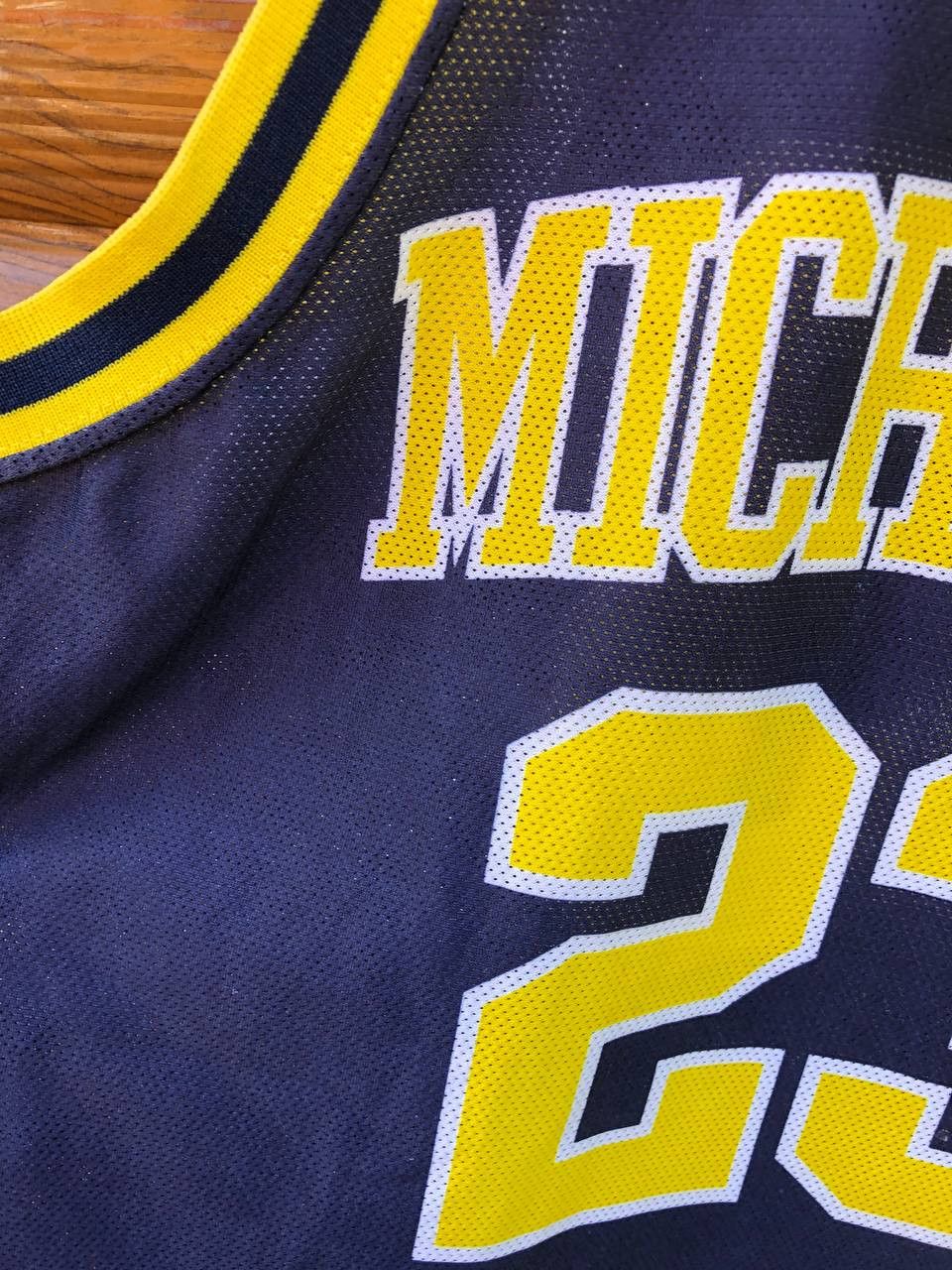NBA Vintage Michigan Wolverines #23 Nike Basketball Jersey Size US S / EU 44-46 / 1 - 9 Thumbnail