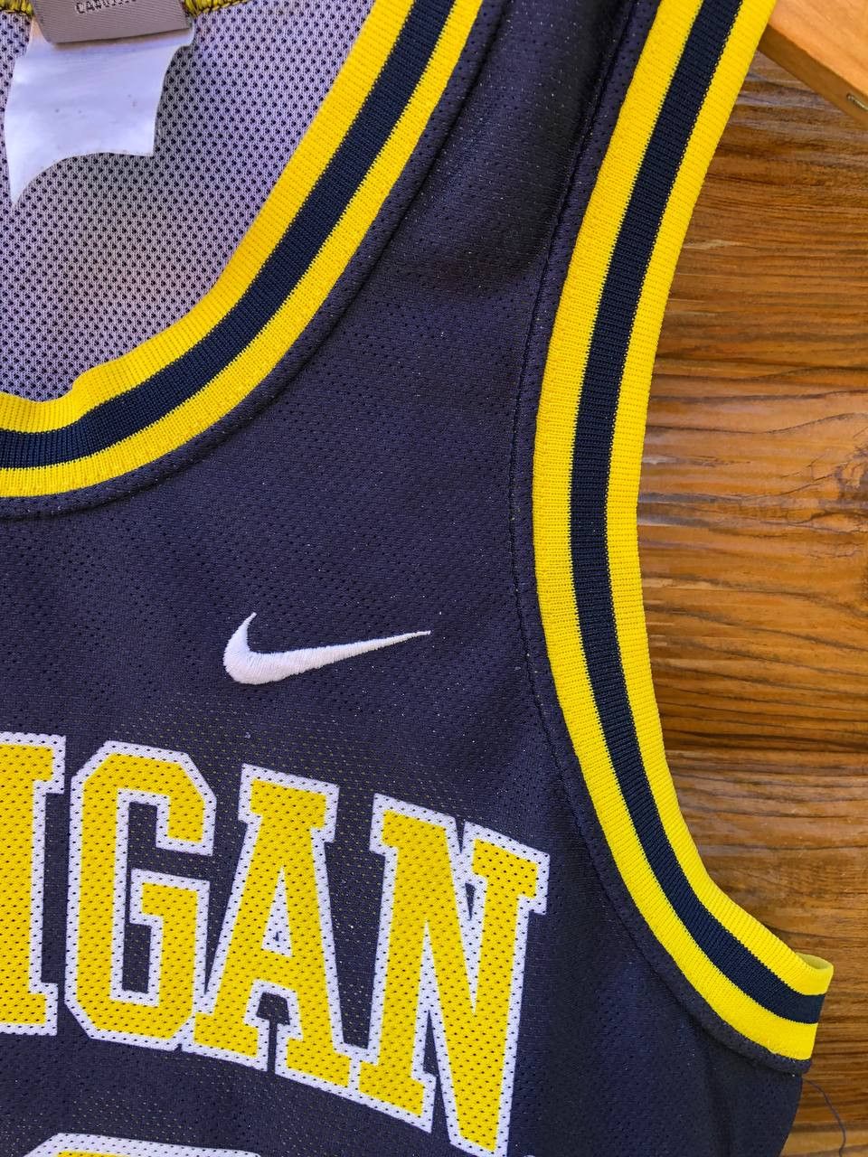 NBA Vintage Michigan Wolverines #23 Nike Basketball Jersey Size US S / EU 44-46 / 1 - 10 Thumbnail