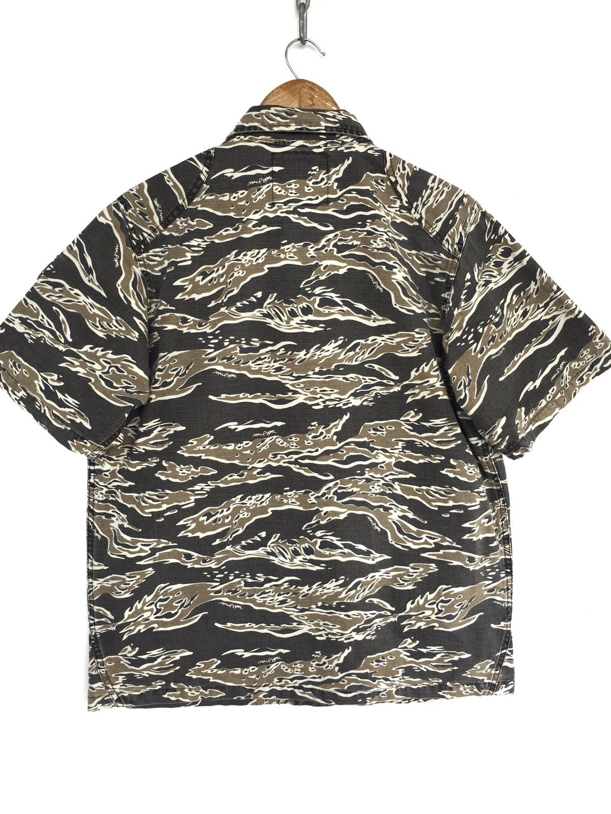 Wtaps SS02 Tiger Stripe Military Shirt Size US L / EU 52-54 / 3 - 13 Thumbnail