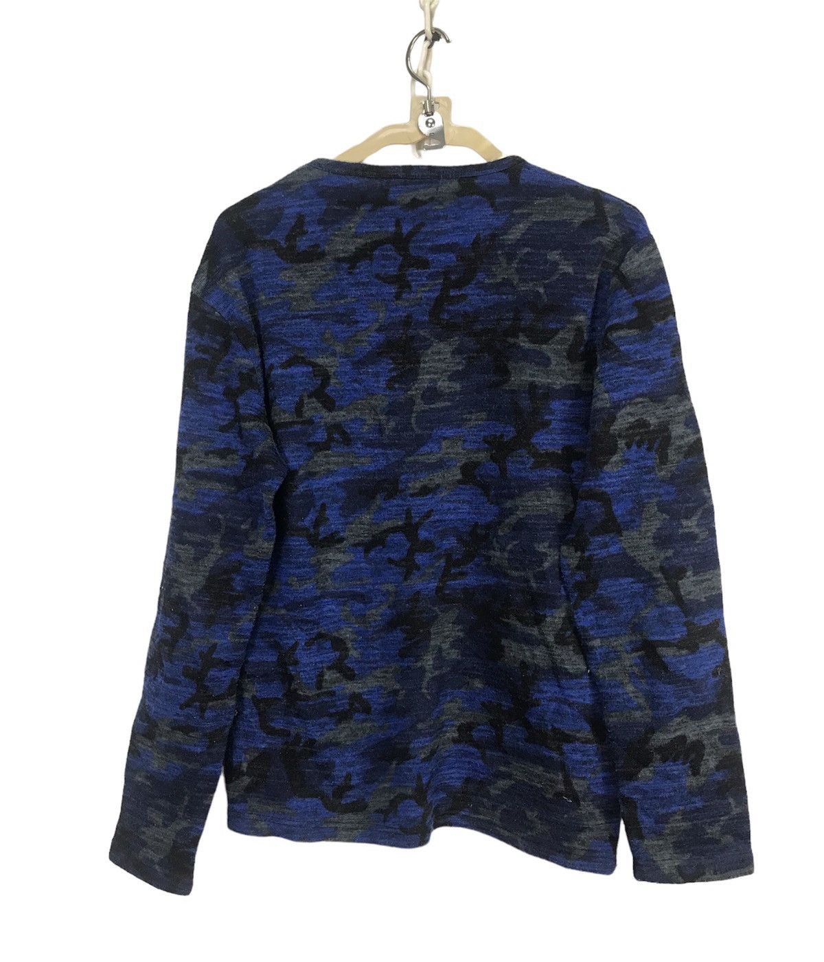 In The Attic In the attic homme camo vneck long sleeve shirt Size US M / EU 48-50 / 2 - 2 Thumbnail