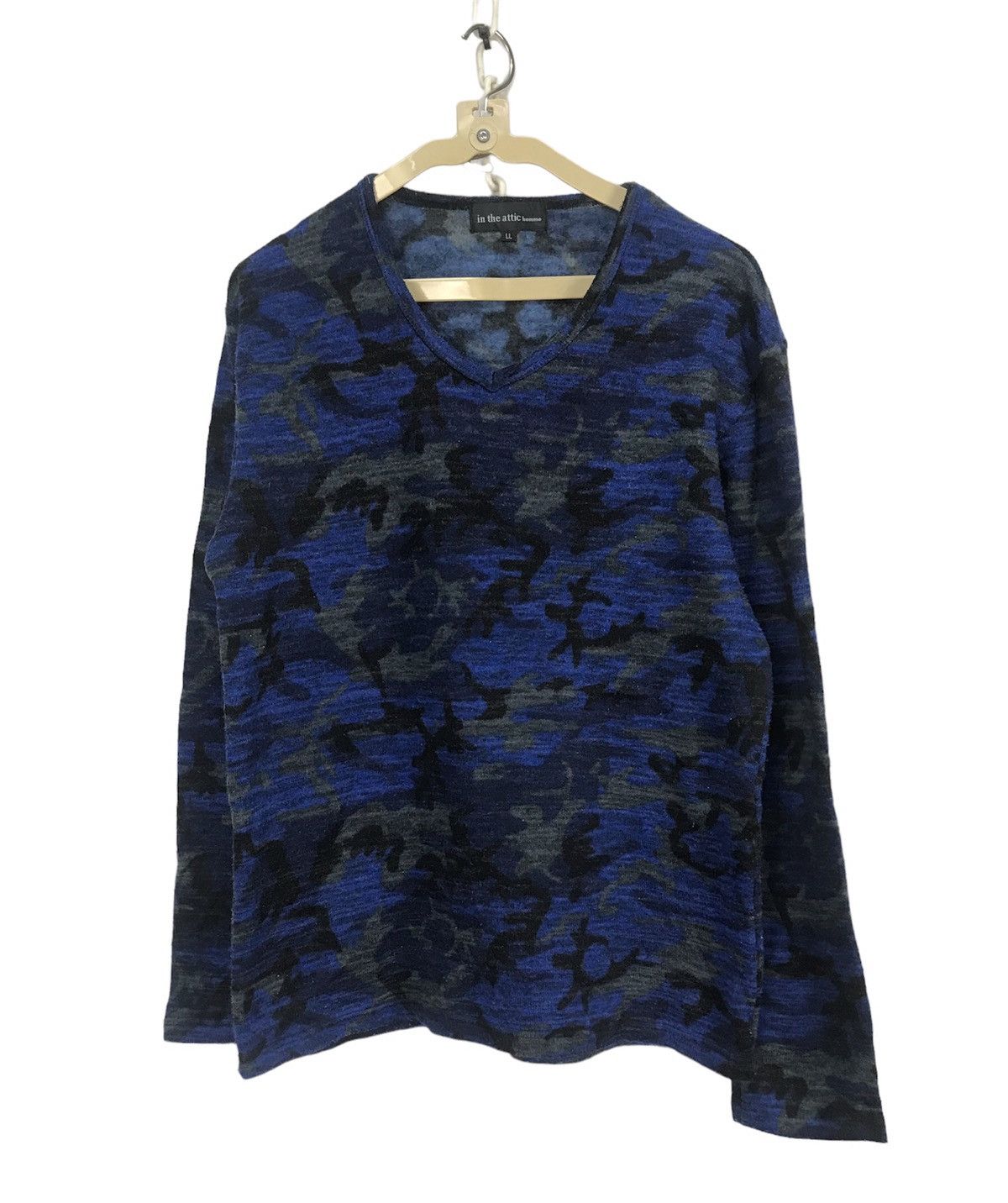 In The Attic In the attic homme camo vneck long sleeve shirt Size US M / EU 48-50 / 2 - 1 Thumbnail