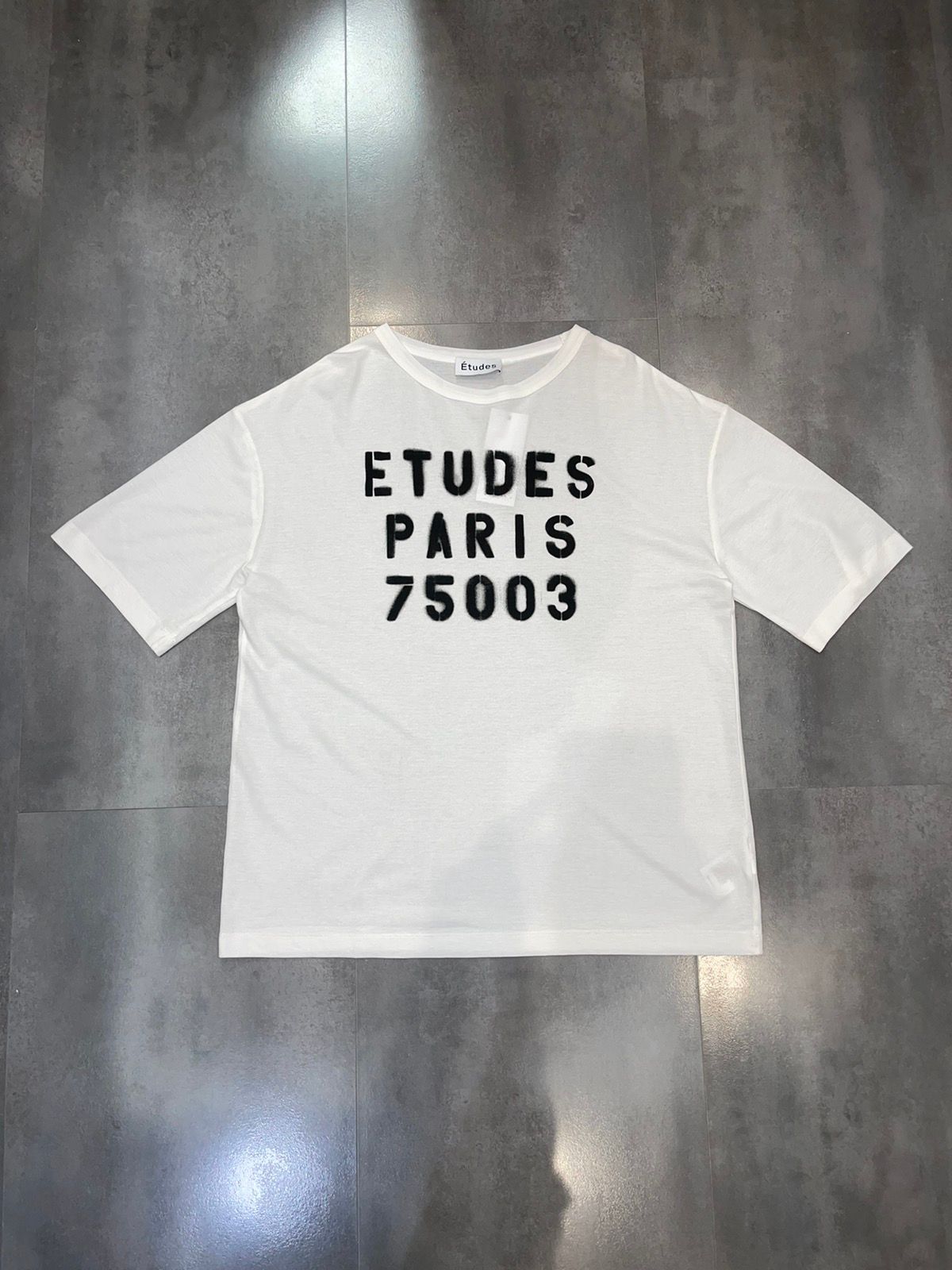 Pre-owned Etudes Studio Dswt! Etudes Big Logo Museum Stancil White T-shirt