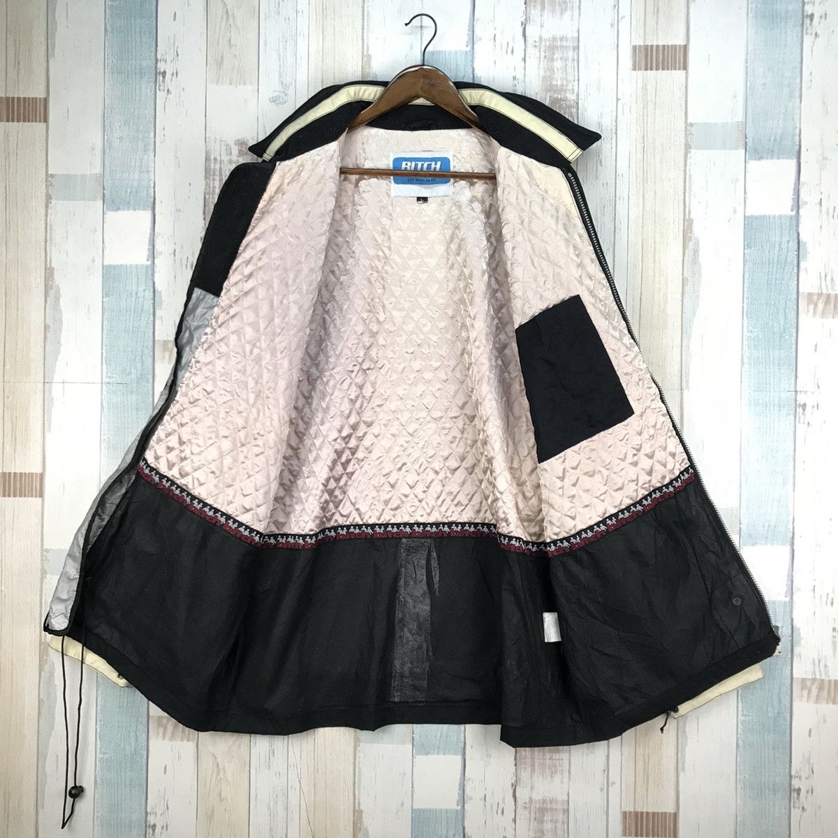 Vintage Vintage Bitch Snowboard Jacket Size US L / EU 52-54 / 3 - 5 Thumbnail