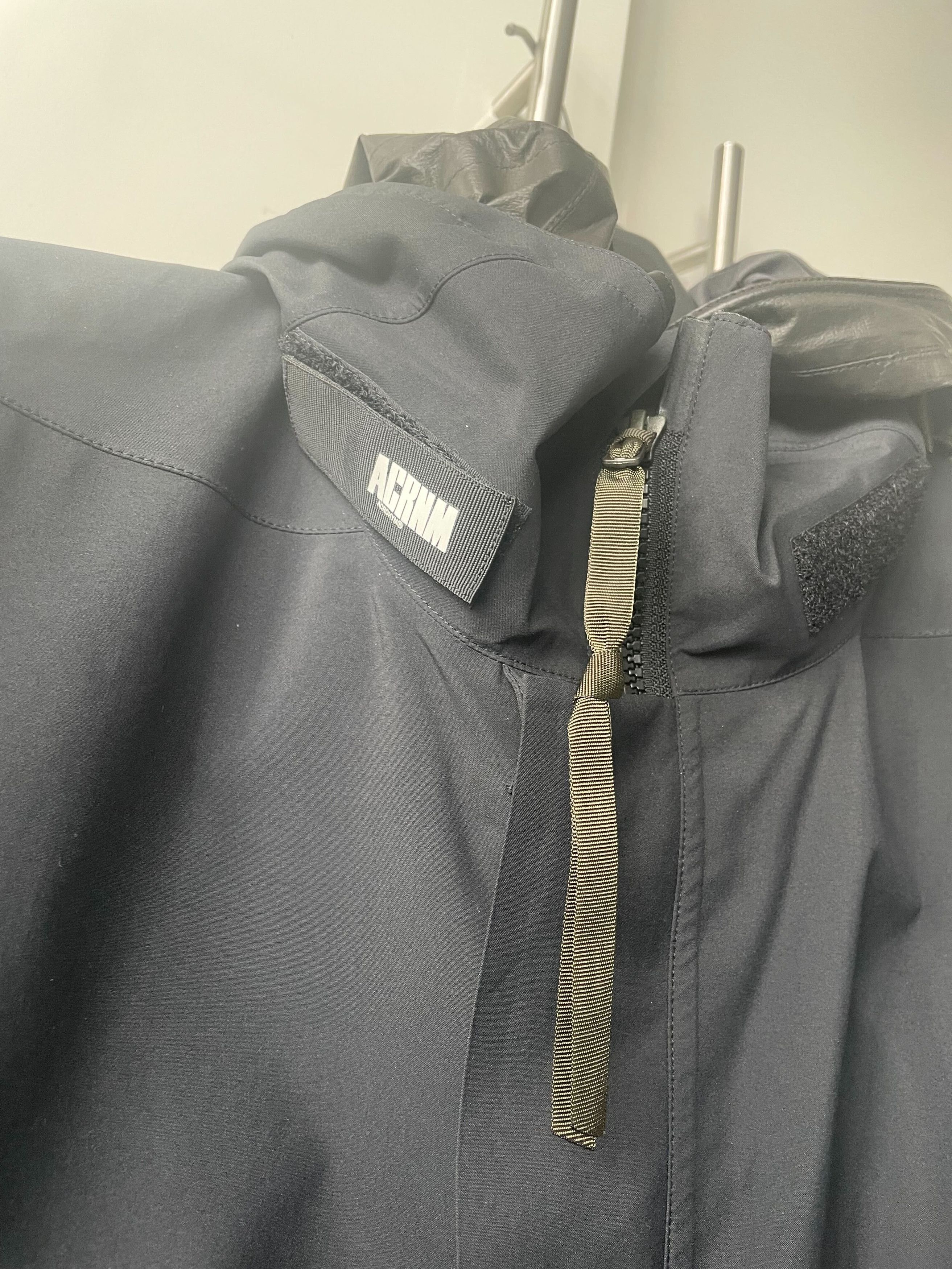 Acronym Acronym J27-GT Size US S / EU 44-46 / 1 - 5 Thumbnail