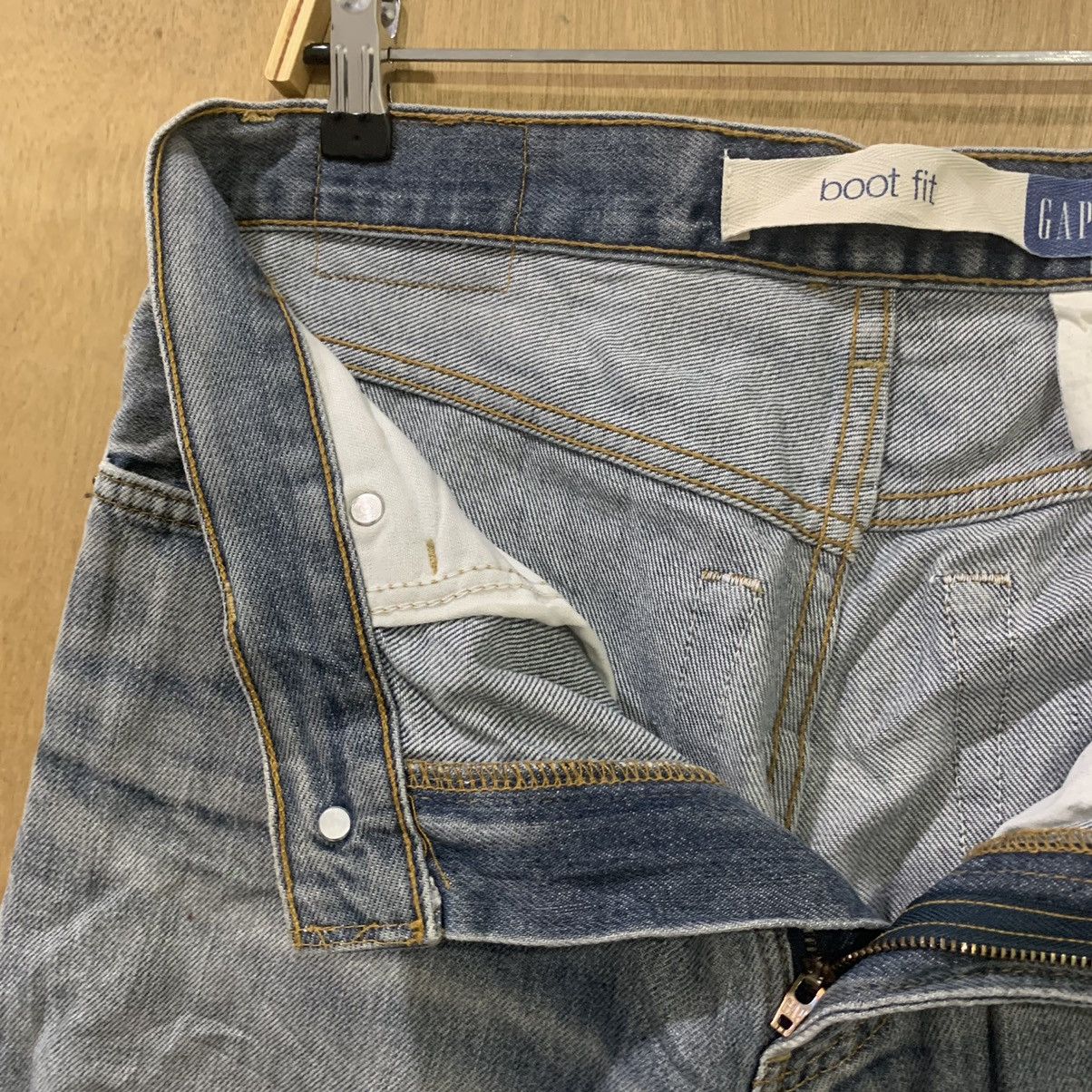 Gap GAP BLUE Vintage 90s Boot Fit Distress Stonewash Denim Jean Size US 33 - 15 Thumbnail
