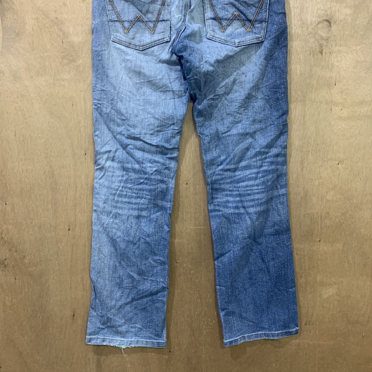 Wrangler WRANGLER Vintag 90s Stonewash Indigo Distressed Denim Jeans Size US 29 - 12 Thumbnail