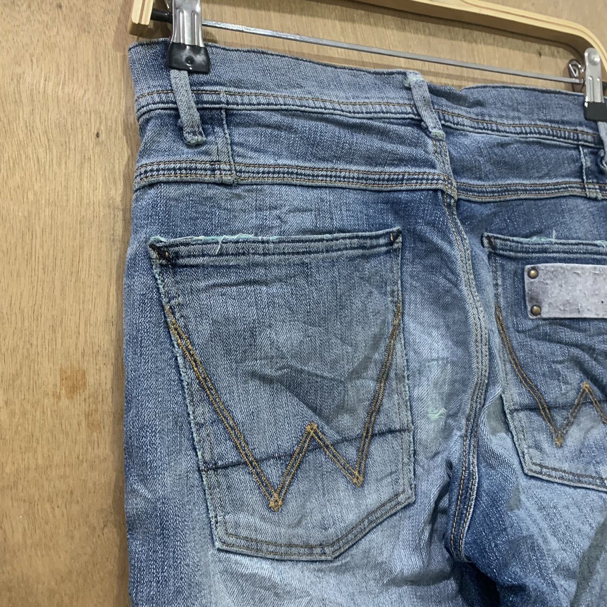 Wrangler WRANGLER Vintag 90s Stonewash Indigo Distressed Denim Jeans Size US 29 - 13 Thumbnail