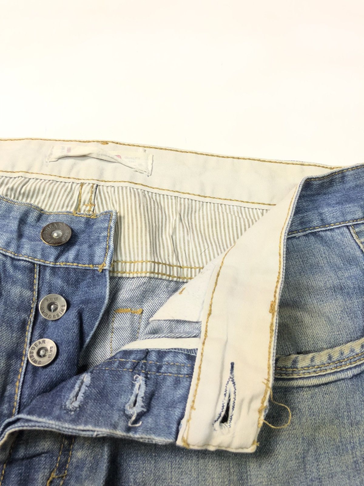 Swissgear SWISS GEAR BY WENGER DISSTRESSED BLUE WASH DENIM Size US 32 / EU 48 - 6 Thumbnail
