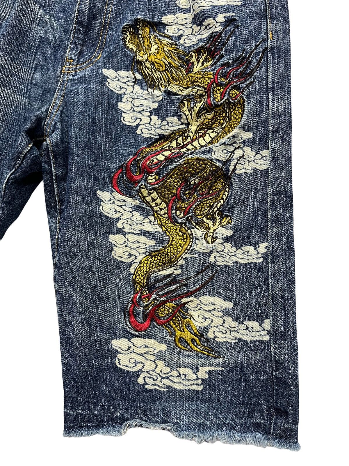 Japanese Brand Vtg Sukajan Dragon Embroidery Release Hem Rusty Denim Shorts Size US 32 / EU 48 - 2 Thumbnail