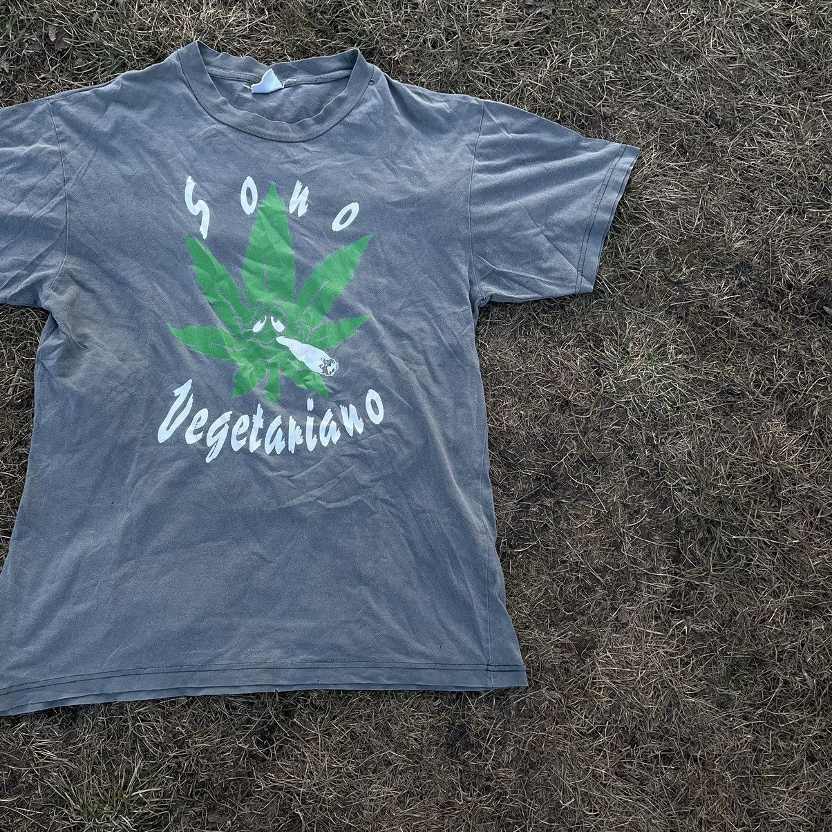 Vintage Vintage 90s Sun Faded Graphic Tee Weed Green Black Baggy L Size US L / EU 52-54 / 3 - 3 Thumbnail