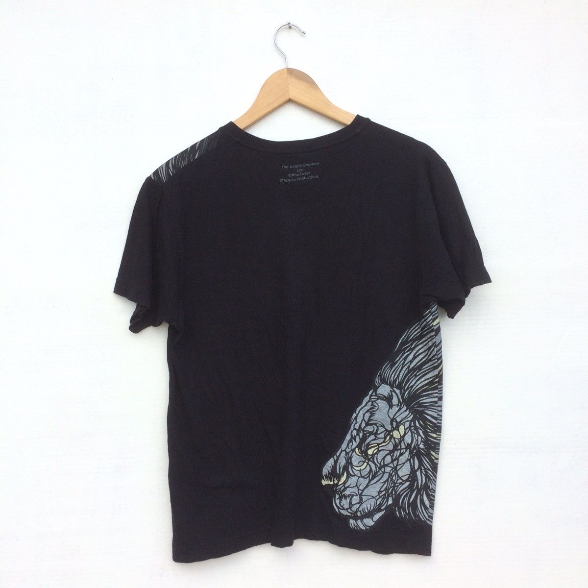 Japanese Brand Vintage early 2000 Anime Angry Lion By tezuka akira Size US M / EU 48-50 / 2 - 3 Thumbnail