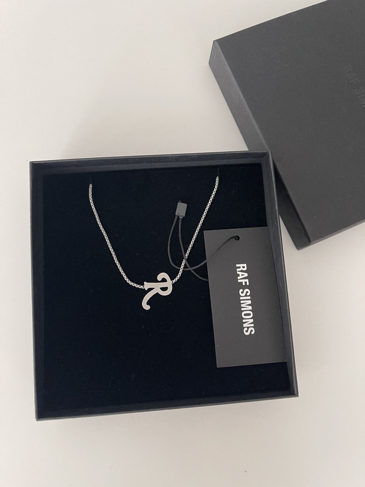 Raf Simons R letter pendant necklace Size ONE SIZE - 2 Thumbnail
