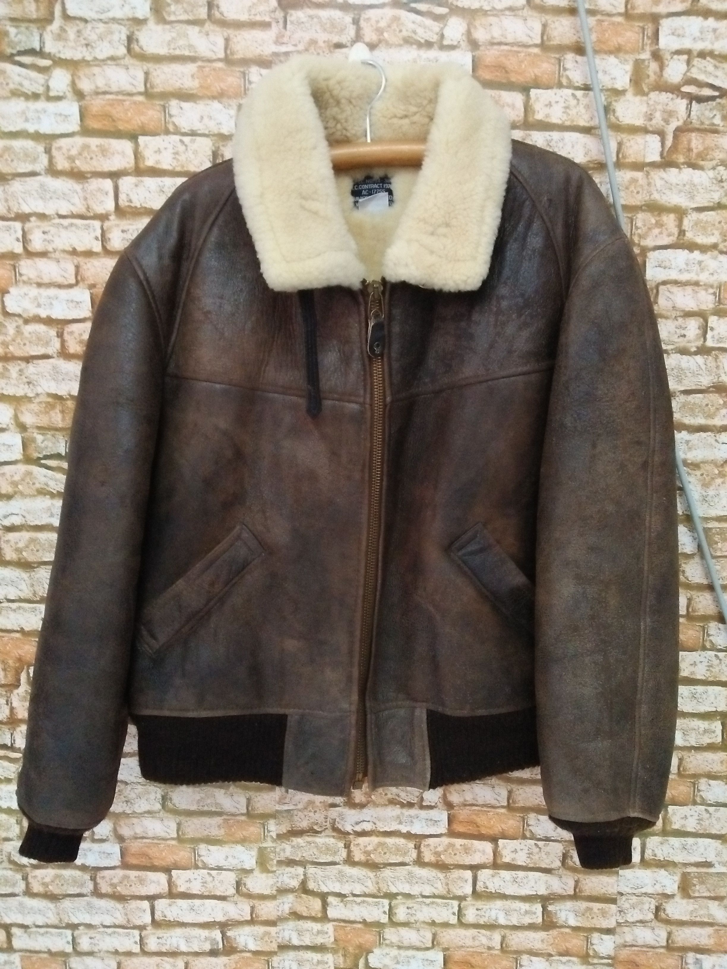 Vintage VTG AVIREX B3 AIR FORCE LEATHER SHEEPSKIN WORLD WAR (B86) | Grailed