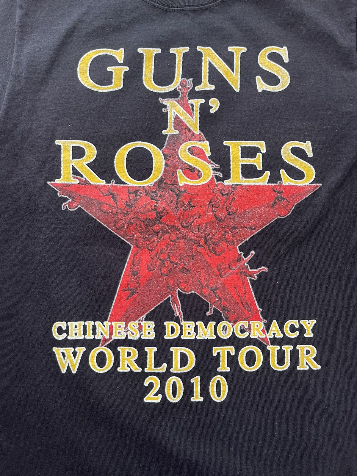Band Tees × Guns N' Roses Guns n’ Roses Y2K vintage official band tour t-shirt Size US S / EU 44-46 / 1 - 2 Thumbnail