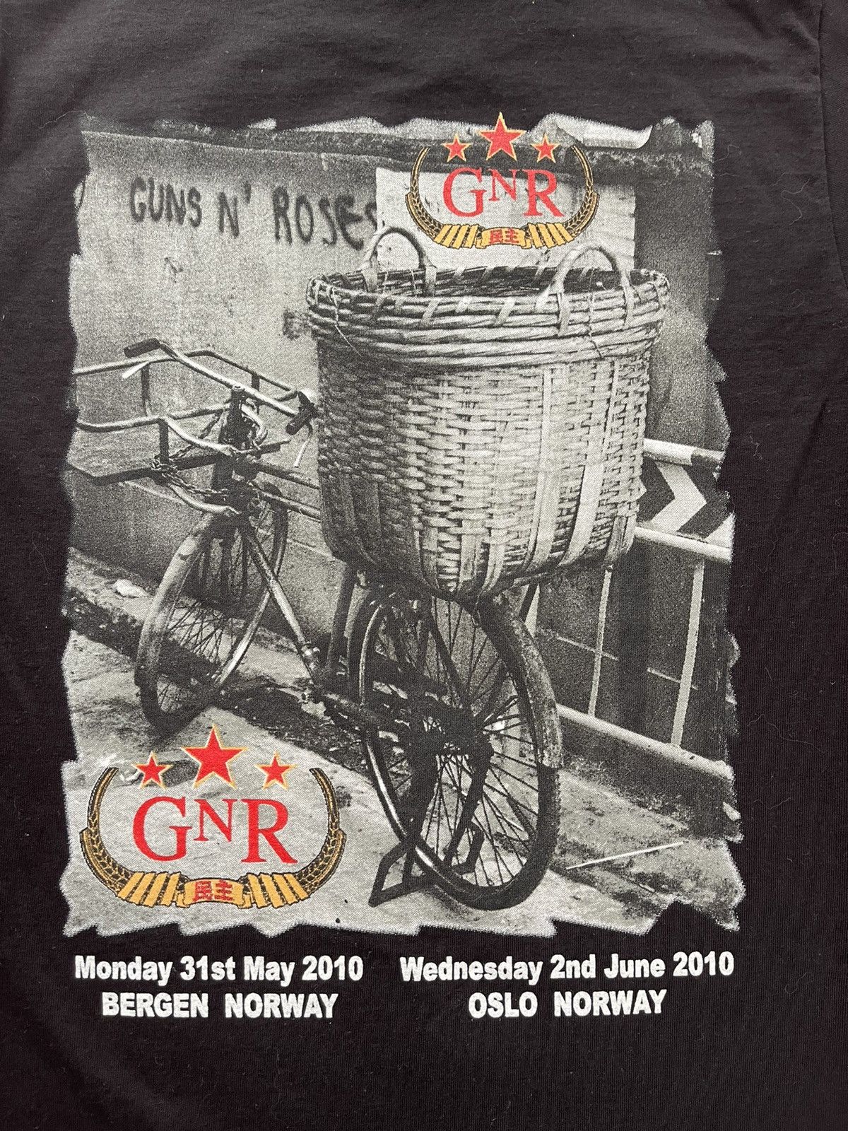 Band Tees × Guns N' Roses Guns n’ Roses Y2K vintage official band tour t-shirt Size US S / EU 44-46 / 1 - 4 Thumbnail