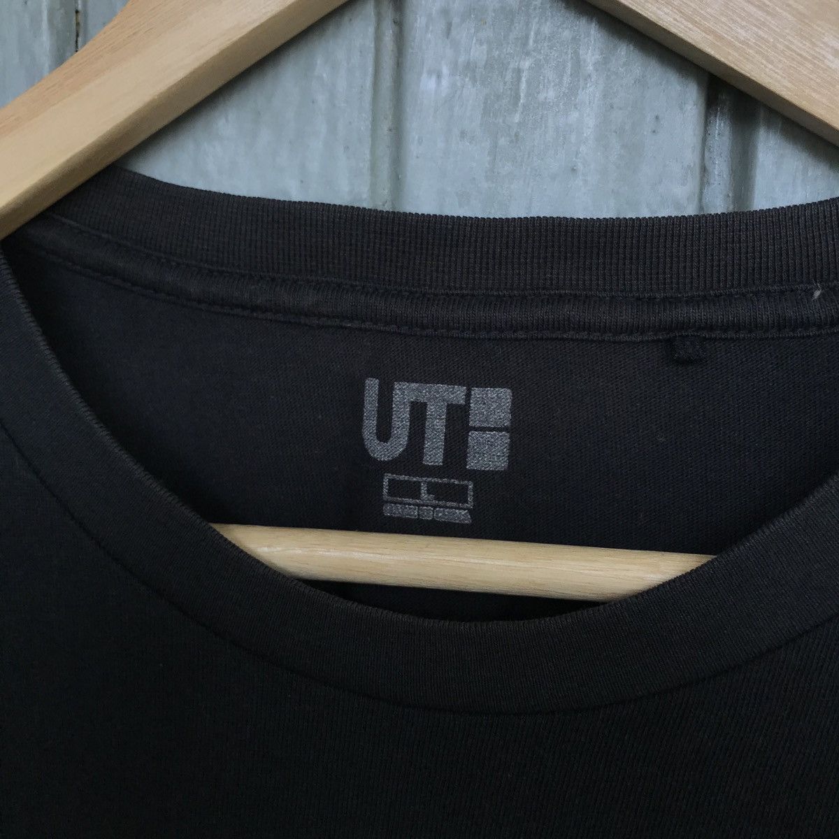 Japanese Brand × Kaws × Uniqlo ‼️KAWS UNIQLO JAPANESE BRAND MEN TSHIRT Size US L / EU 52-54 / 3 - 8 Thumbnail