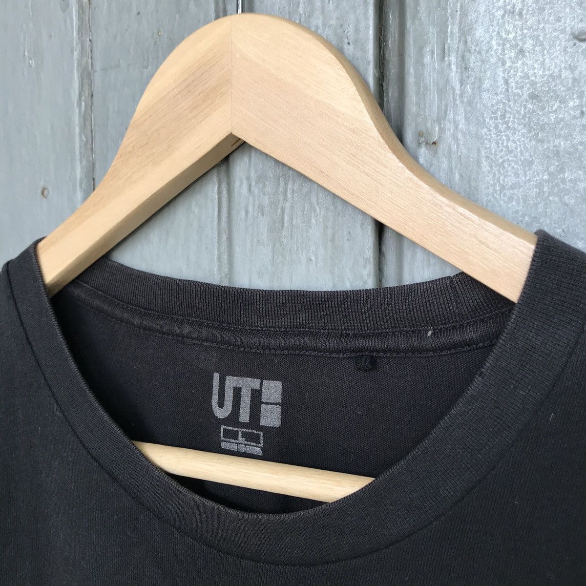 Japanese Brand × Kaws × Uniqlo ‼️KAWS UNIQLO JAPANESE BRAND MEN TSHIRT Size US L / EU 52-54 / 3 - 9 Thumbnail