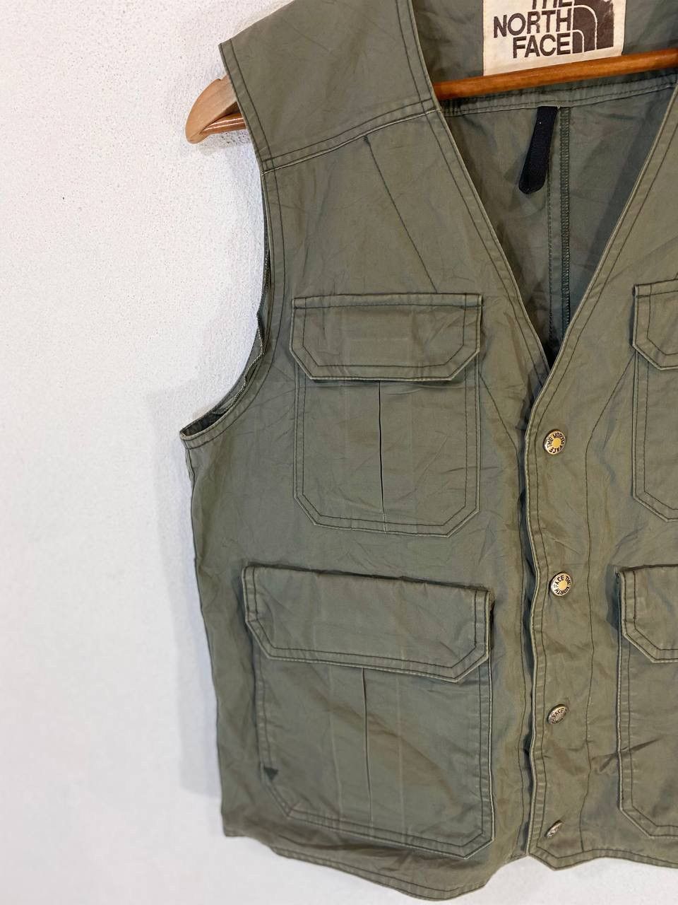 The North Face Vintage The North Face Multi-pocket Vest Nice Design Size US L / EU 52-54 / 3 - 3 Thumbnail