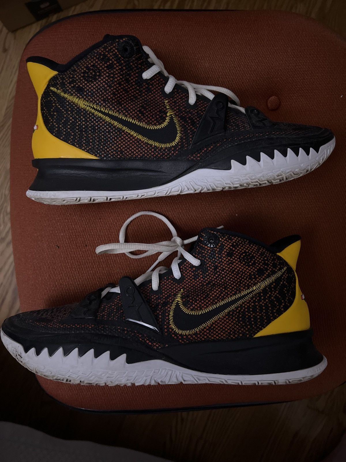 kyrie 7 raygun stockx