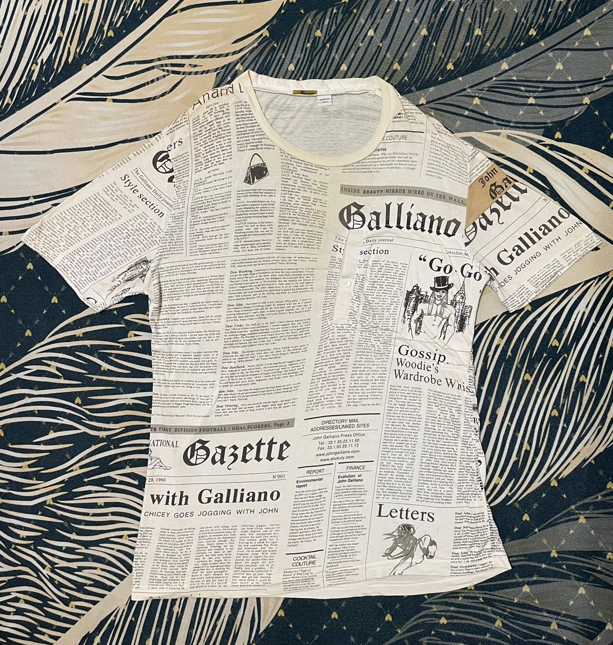 Vintage Vintage Gazette Newspaper Tee Shirt Size US L / EU 52-54 / 3 - 1 Preview