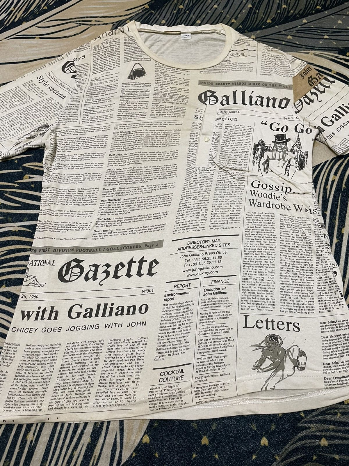 Vintage Vintage Gazette Newspaper Tee Shirt Size US L / EU 52-54 / 3 - 3 Thumbnail