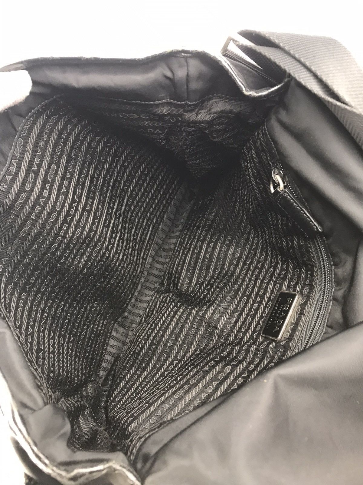 Prada ❌Last Drop❌ 🔥Rare🔥Auth Prada Nylon Mesengger bag crossbody Size ONE SIZE - 9 Thumbnail