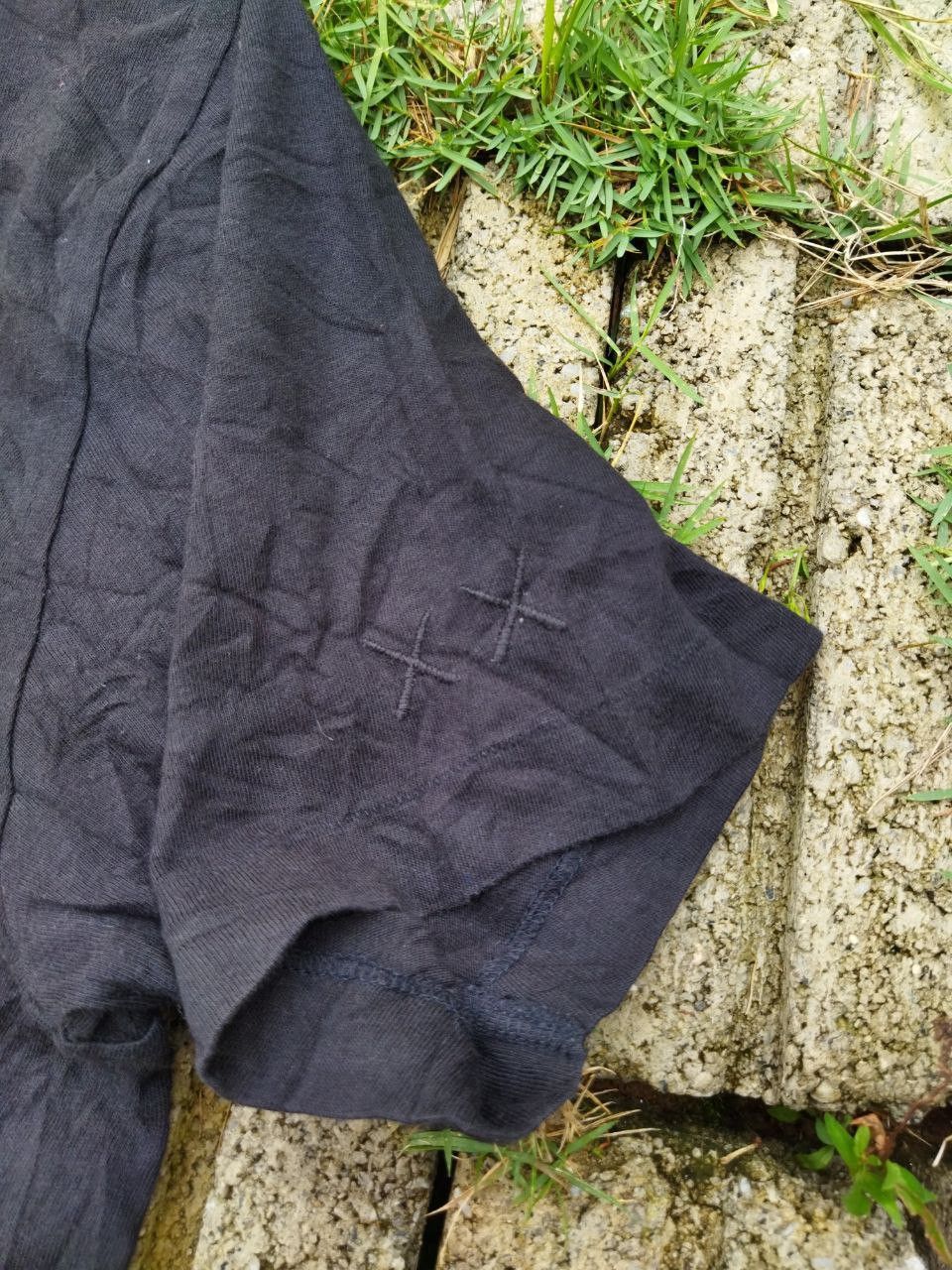 Kaws × Uniqlo Kaws X Uniqlo Tees Size US L / EU 52-54 / 3 - 5 Thumbnail