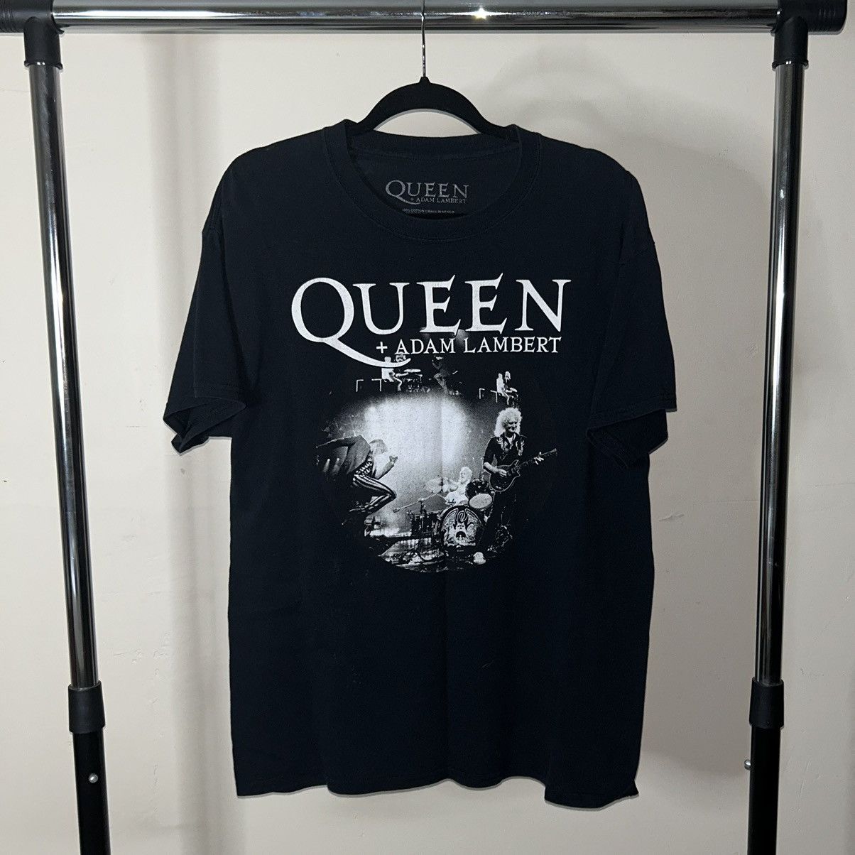Band Tees × Vintage Queen Rhapsody Tour Tee Size US M / EU 48-50 / 2 - 1 Thumbnail