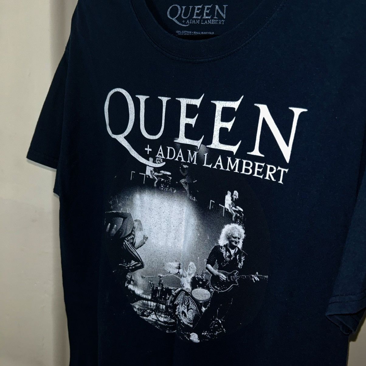 Band Tees × Vintage Queen Rhapsody Tour Tee Size US M / EU 48-50 / 2 - 4 Thumbnail