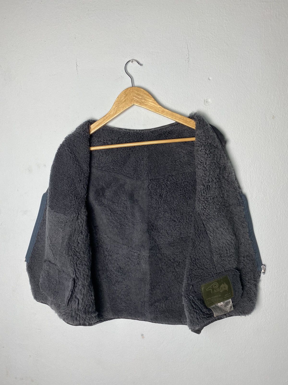 Man Made In Australia × Vintage Vintage Slink Skins Sherpa Vest Made In Australia Size US L / EU 52-54 / 3 - 5 Thumbnail