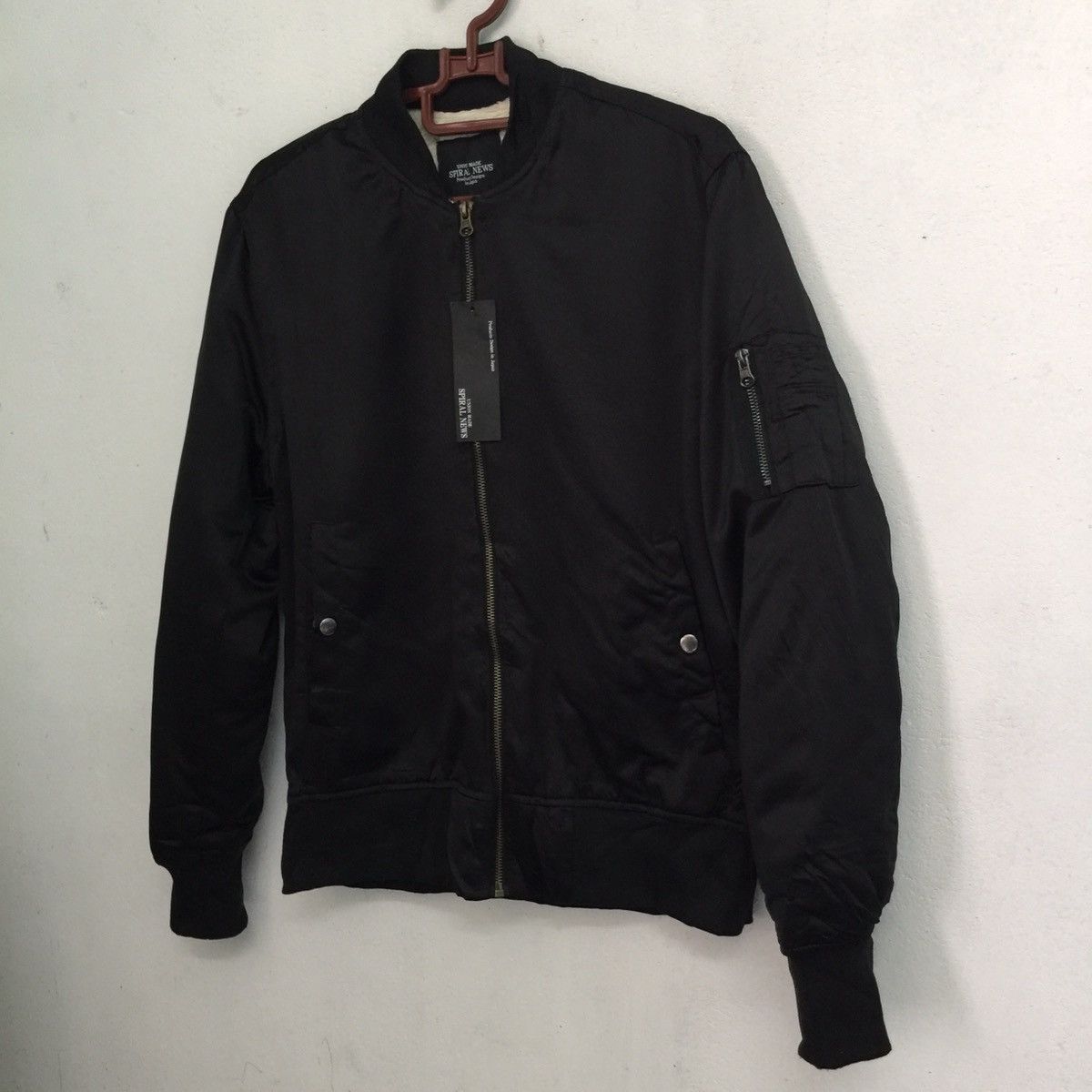 Japanese Brand Union Made Spiral News Product Design Japan Size US M / EU 48-50 / 2 - 3 Thumbnail