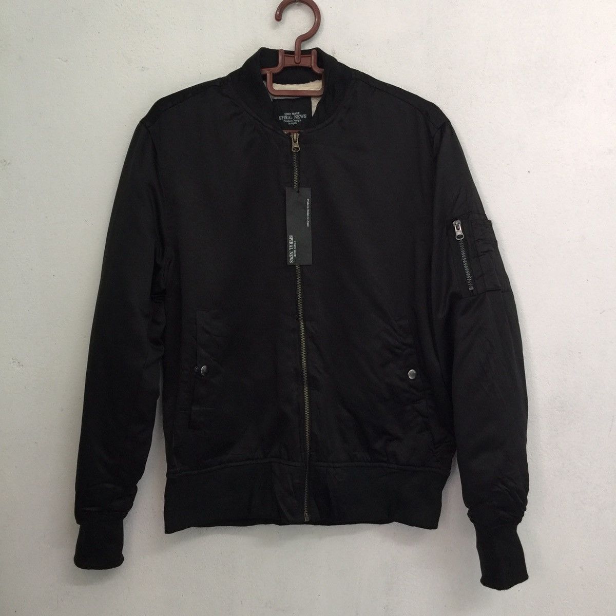 Japanese Brand Union Made Spiral News Product Design Japan Size US M / EU 48-50 / 2 - 2 Thumbnail