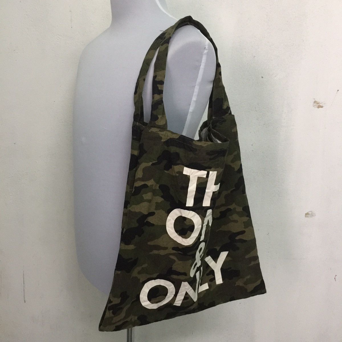 Japanese Brand W tote the one & only camouflage tote bag Size ONE SIZE - 12 Thumbnail