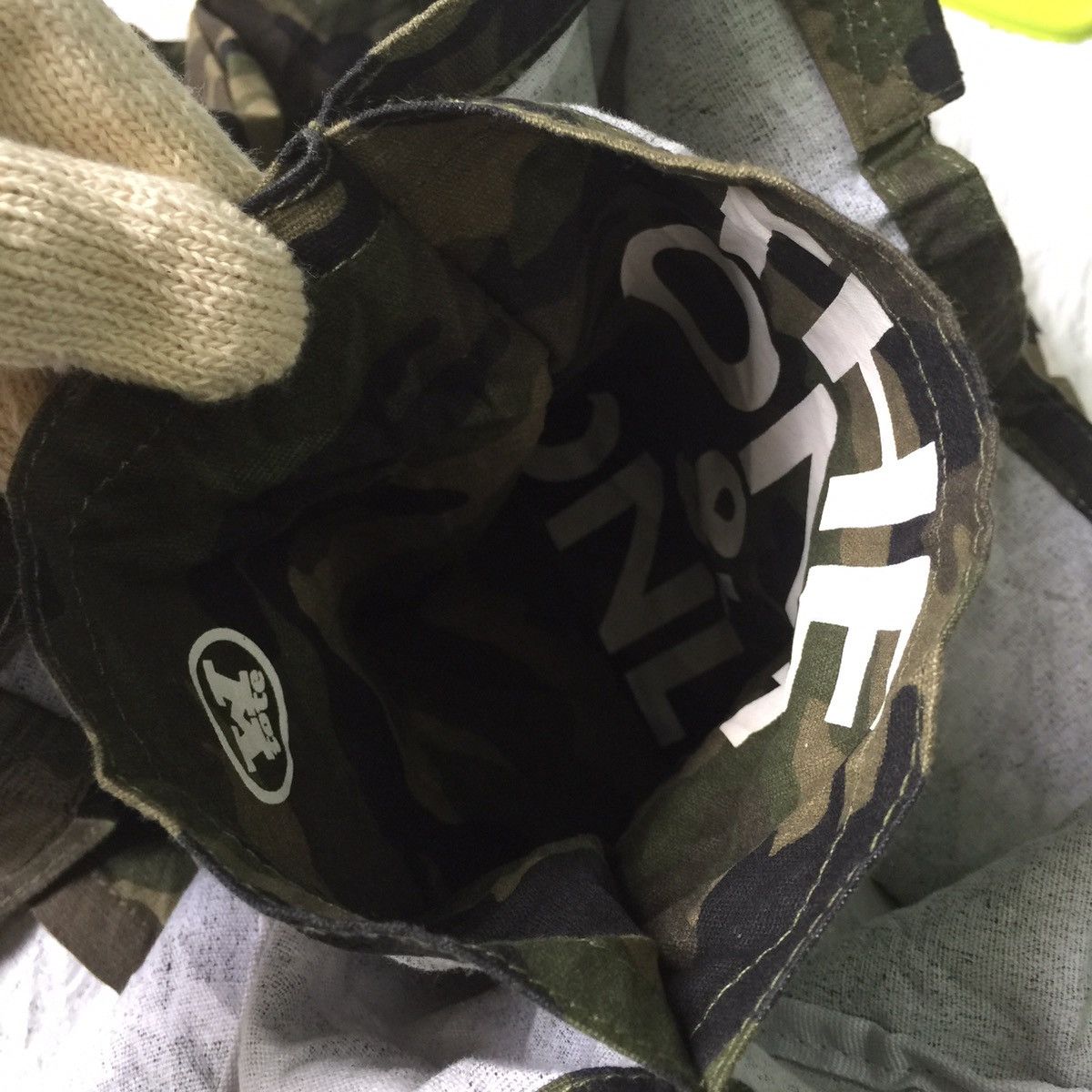 Japanese Brand W tote the one & only camouflage tote bag Size ONE SIZE - 9 Thumbnail