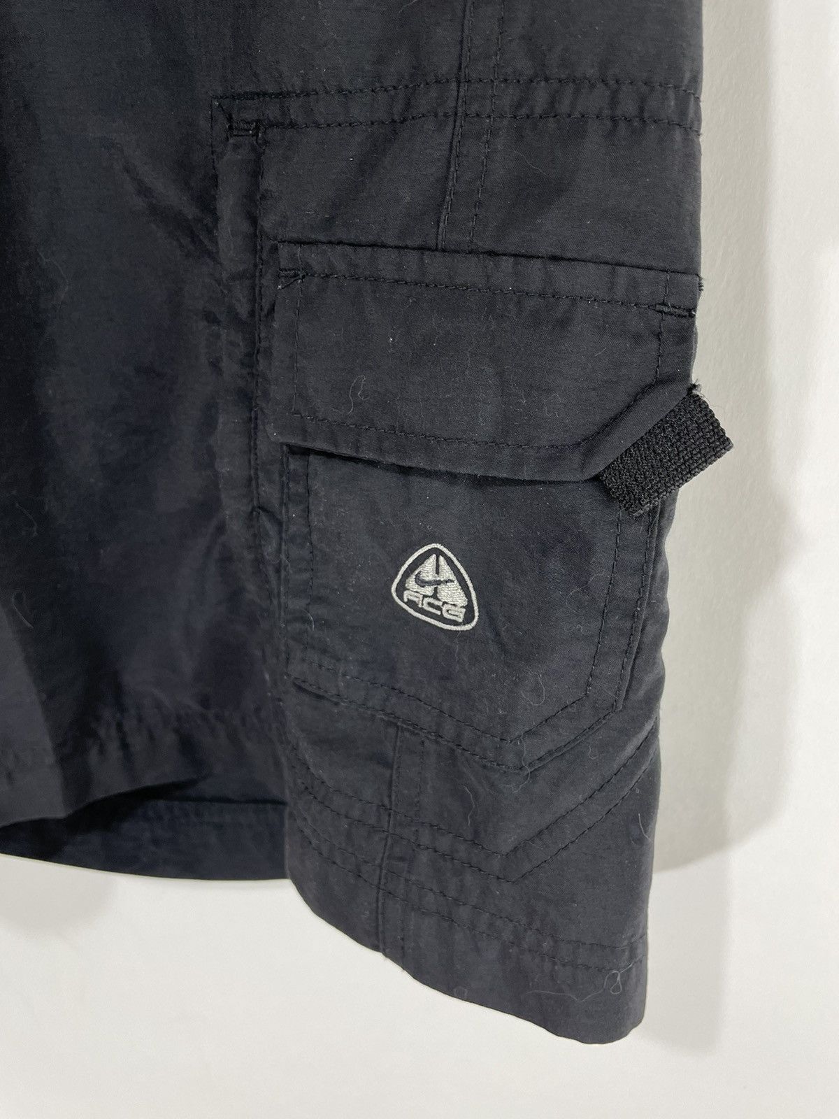 Nike ACG nike acg vintage black tech shorts Size US 36 / EU 52 - 6 Thumbnail