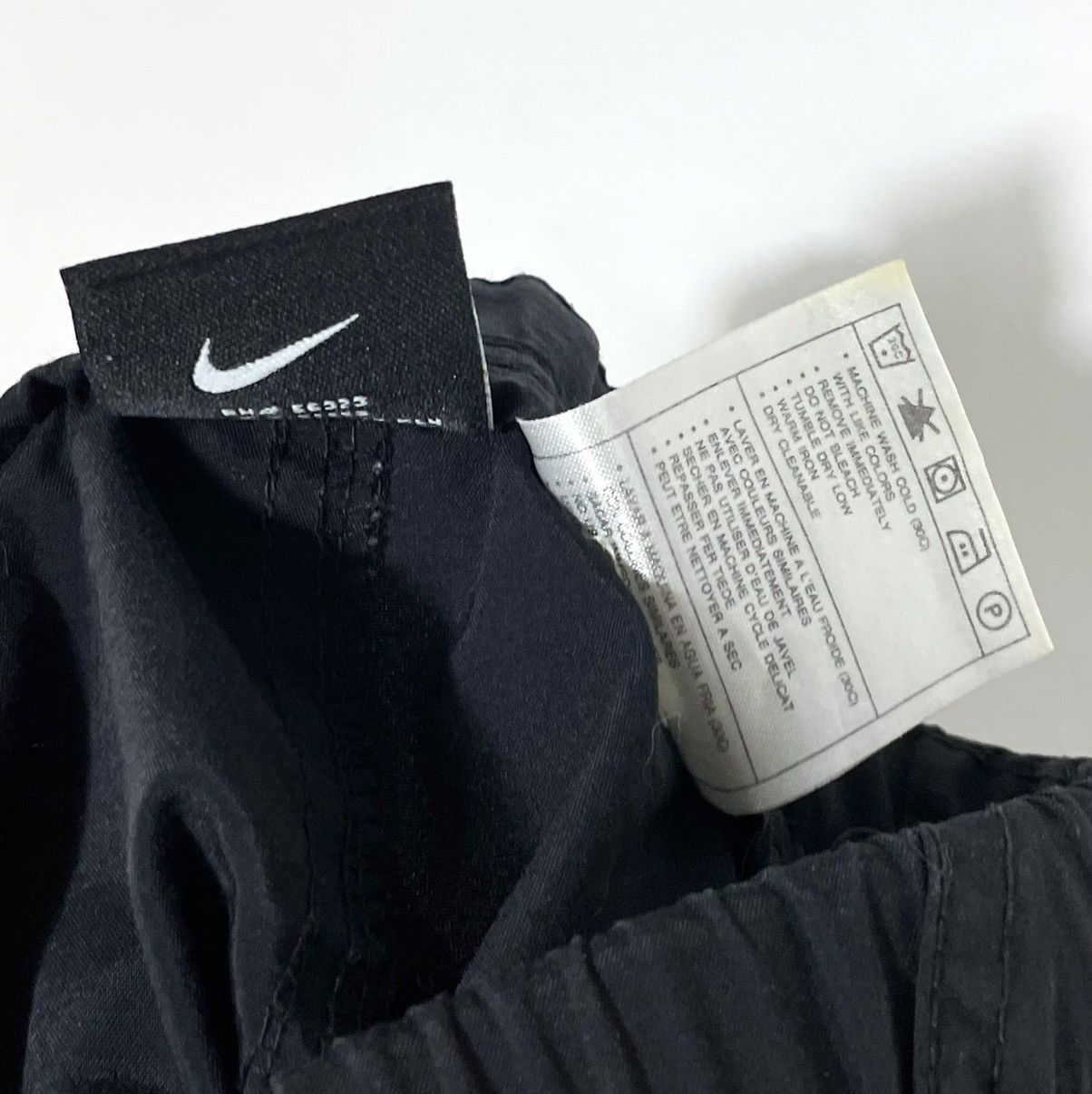 Nike ACG nike acg vintage black tech shorts Size US 36 / EU 52 - 9 Thumbnail