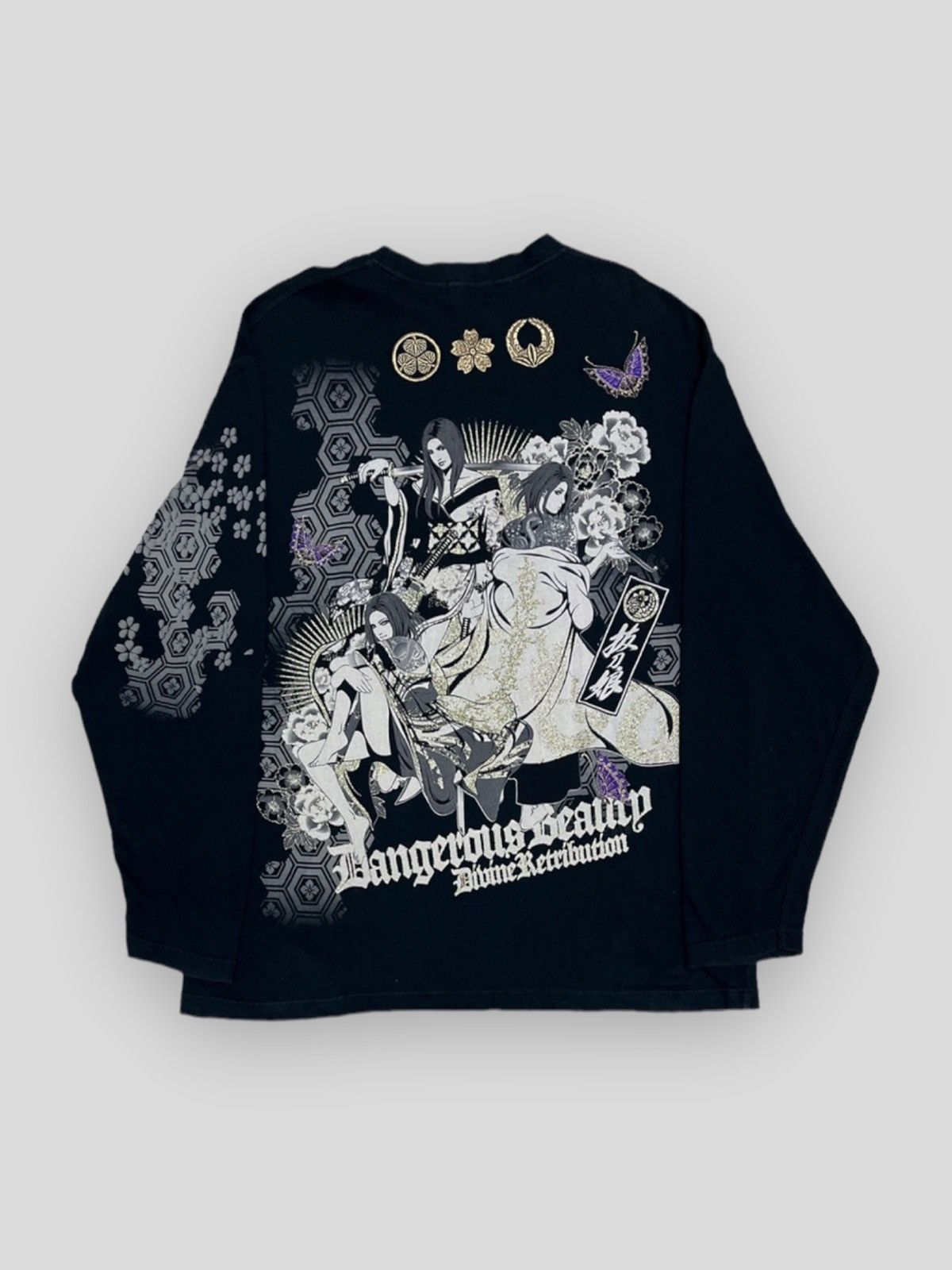image of Beauty Beast x Vintage Send Offer Karakuri Dangerous Queen Yakuza Longsleeve in Black (Size XL)