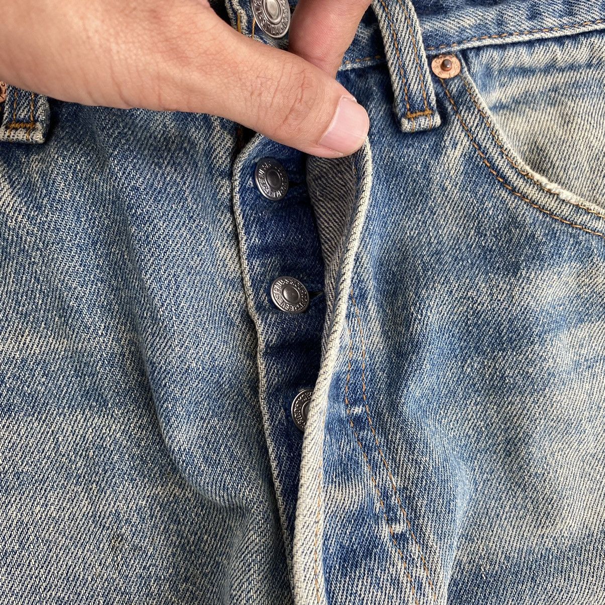 Levi's Vintage 1993 Levis 501 Muddy Blue Stonewashed Ripped Jeans Size US 31 - 13 Thumbnail