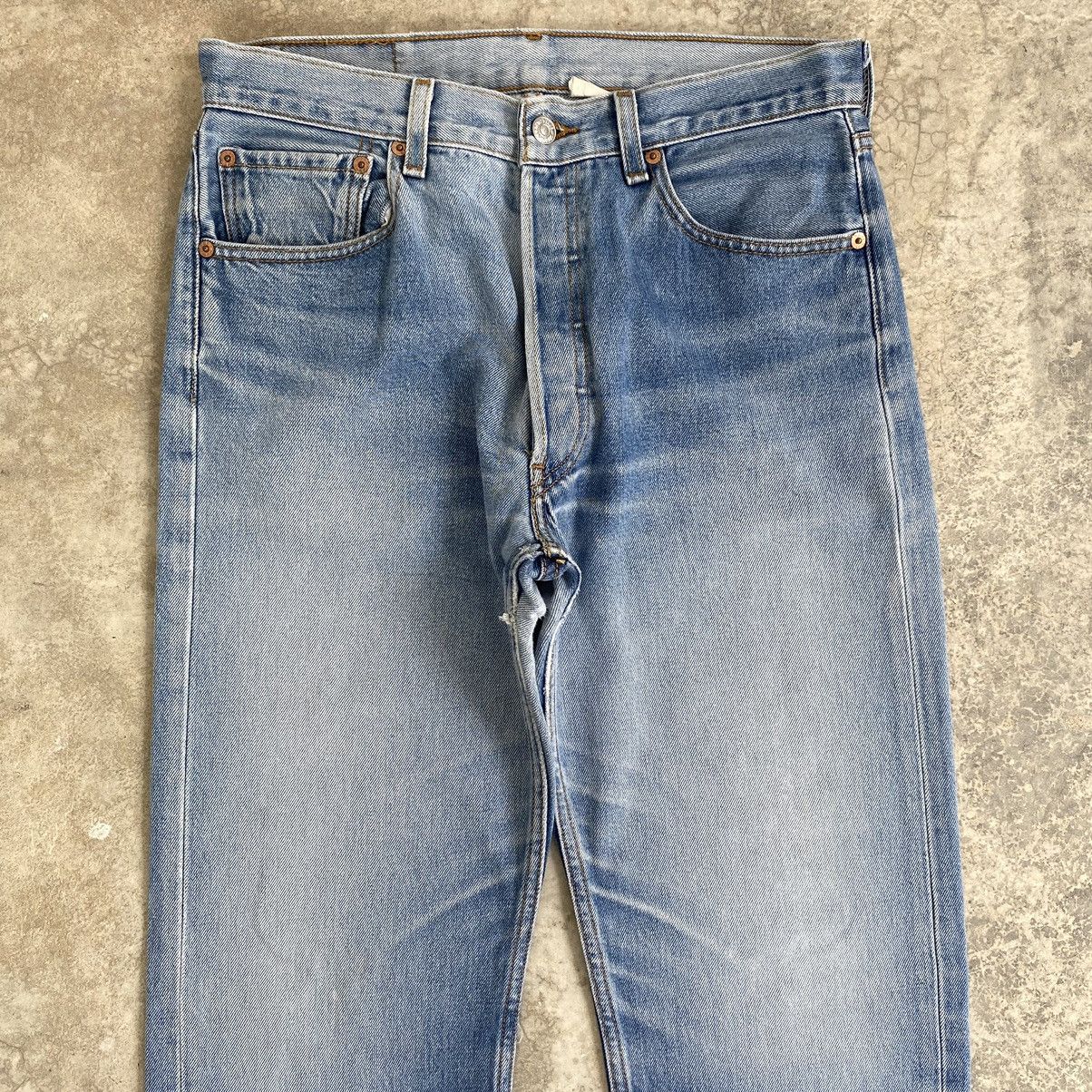 Levi's × Vintage Size 32x30.5 Vintage Levis 501 Faded Distressed Denim Size US 32 / EU 48 - 2 Thumbnail