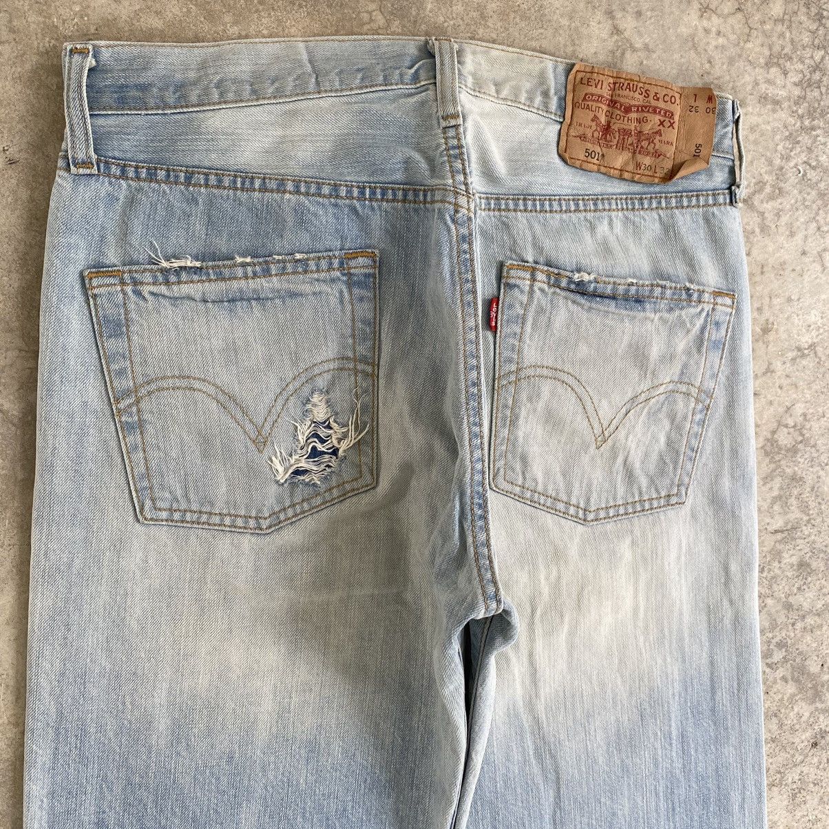 Levi's Size 31x32 Vintage Levis 501 Light Blue Ripped Jeans Size US 30 / EU 46 - 19 Thumbnail