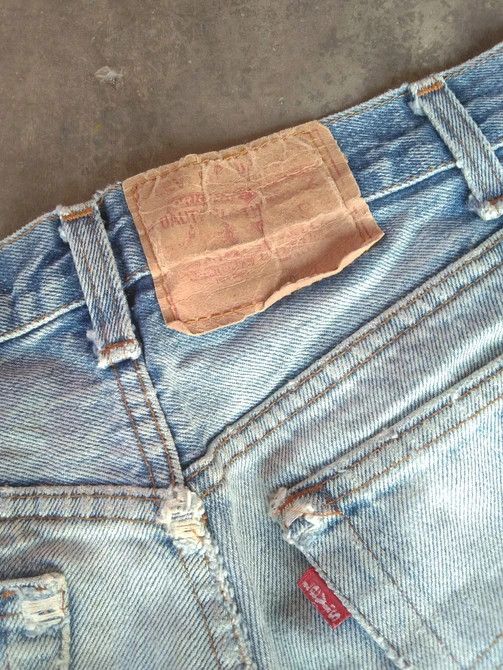 Levi's 80s Vintage Levi's 501 Made In USA Repaired Distressed Jeans Size US 27 - 7 Thumbnail