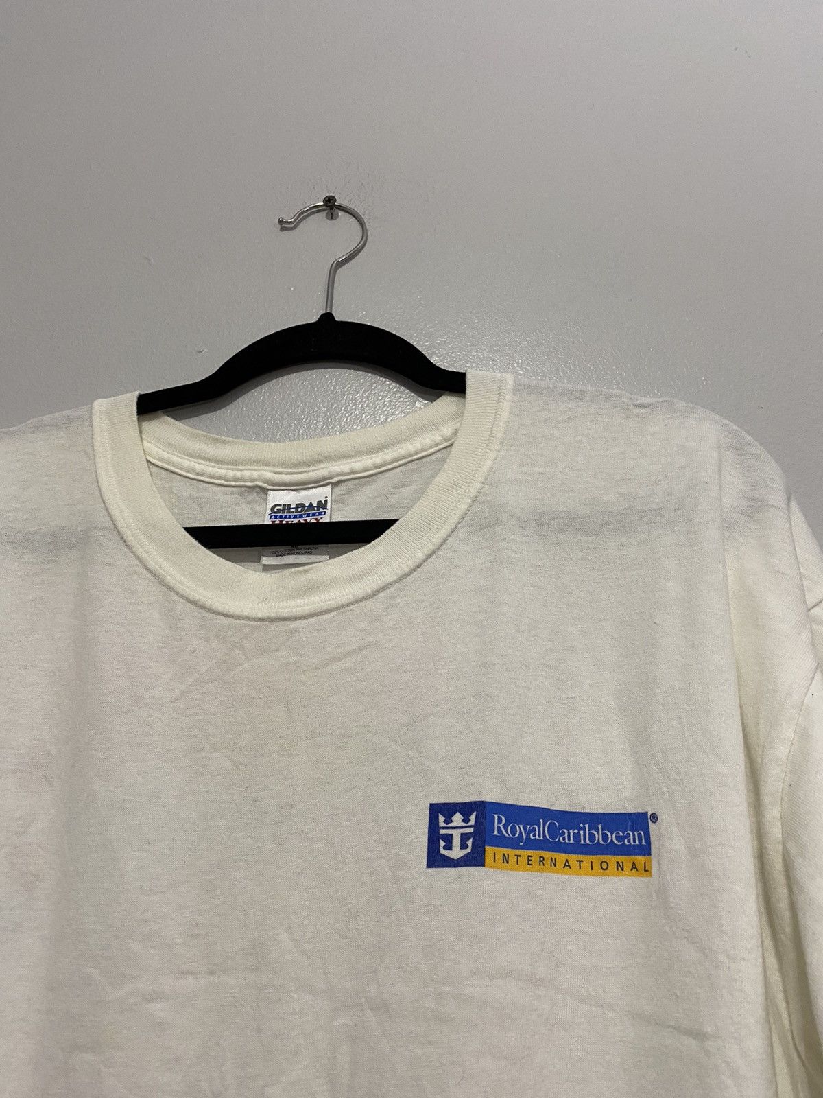 Vintage Vintage Casino Royal Caribbean T-Shirt Size US XL / EU 56 / 4 - 2 Thumbnail