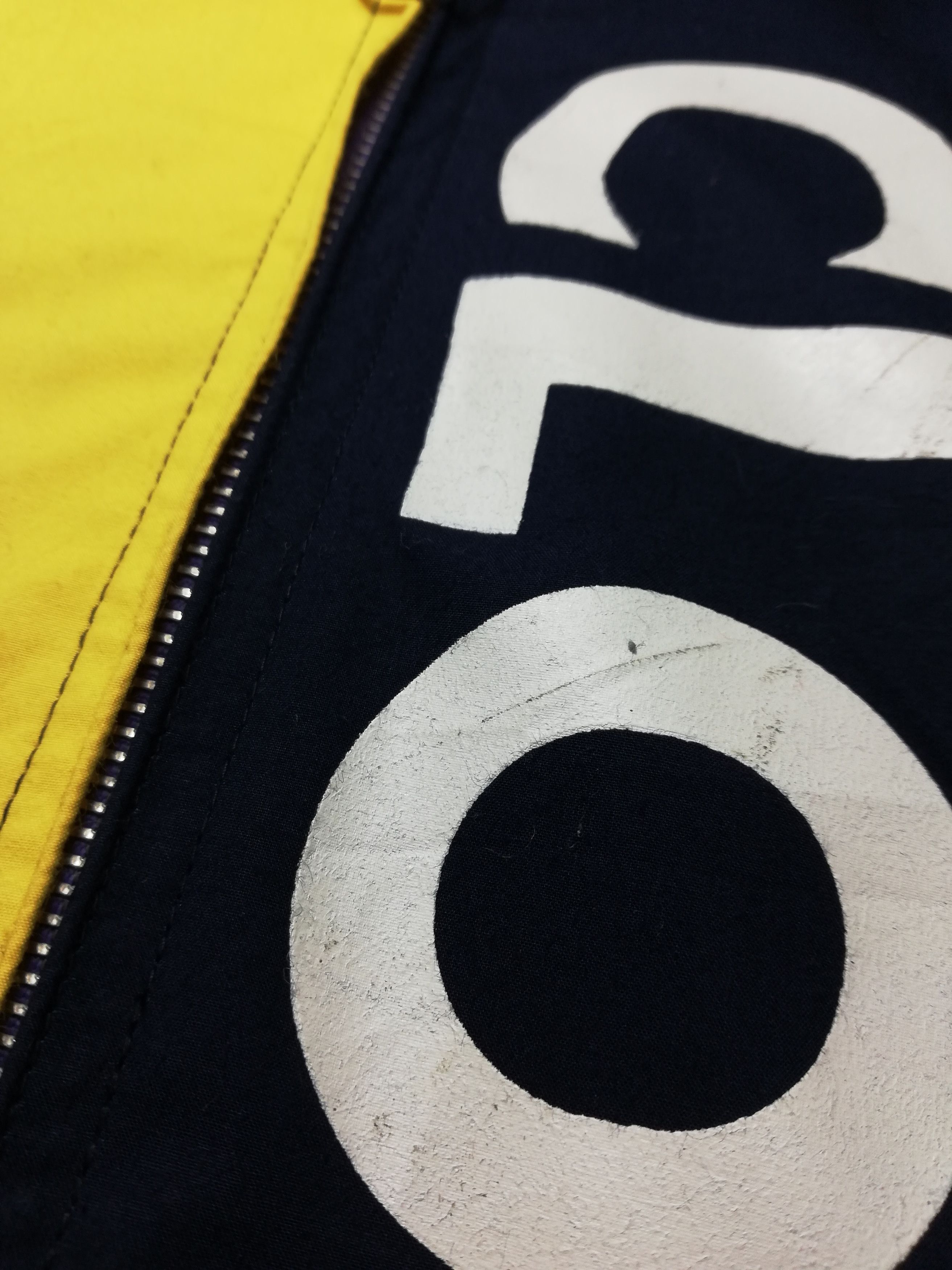 Japanese Brand 🔥Vintage 90's New Sports Club Staff United State Close-Up Size US M / EU 48-50 / 2 - 8 Thumbnail