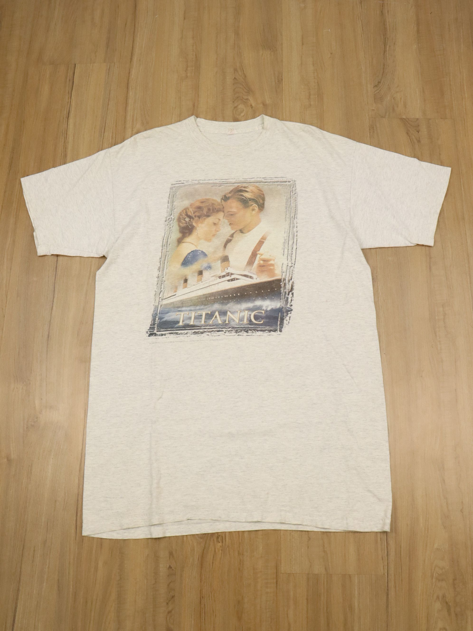Vintage Vintage 90's Titanic Iconic Movie Shirt Size US XL / EU 56 / 4 - 2 Thumbnail
