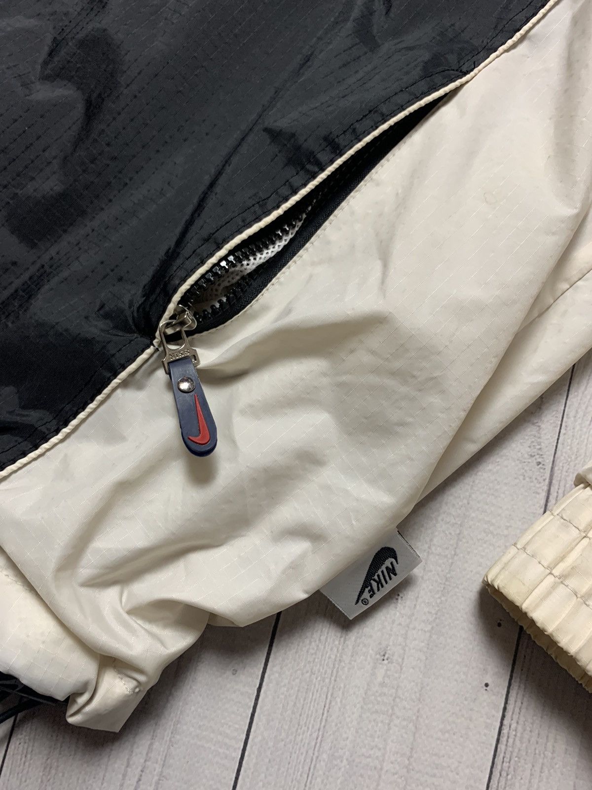 Nike × Vintage Vintage Nike jacket big logo swoosh size XL Size US XL / EU 56 / 4 - 4 Thumbnail