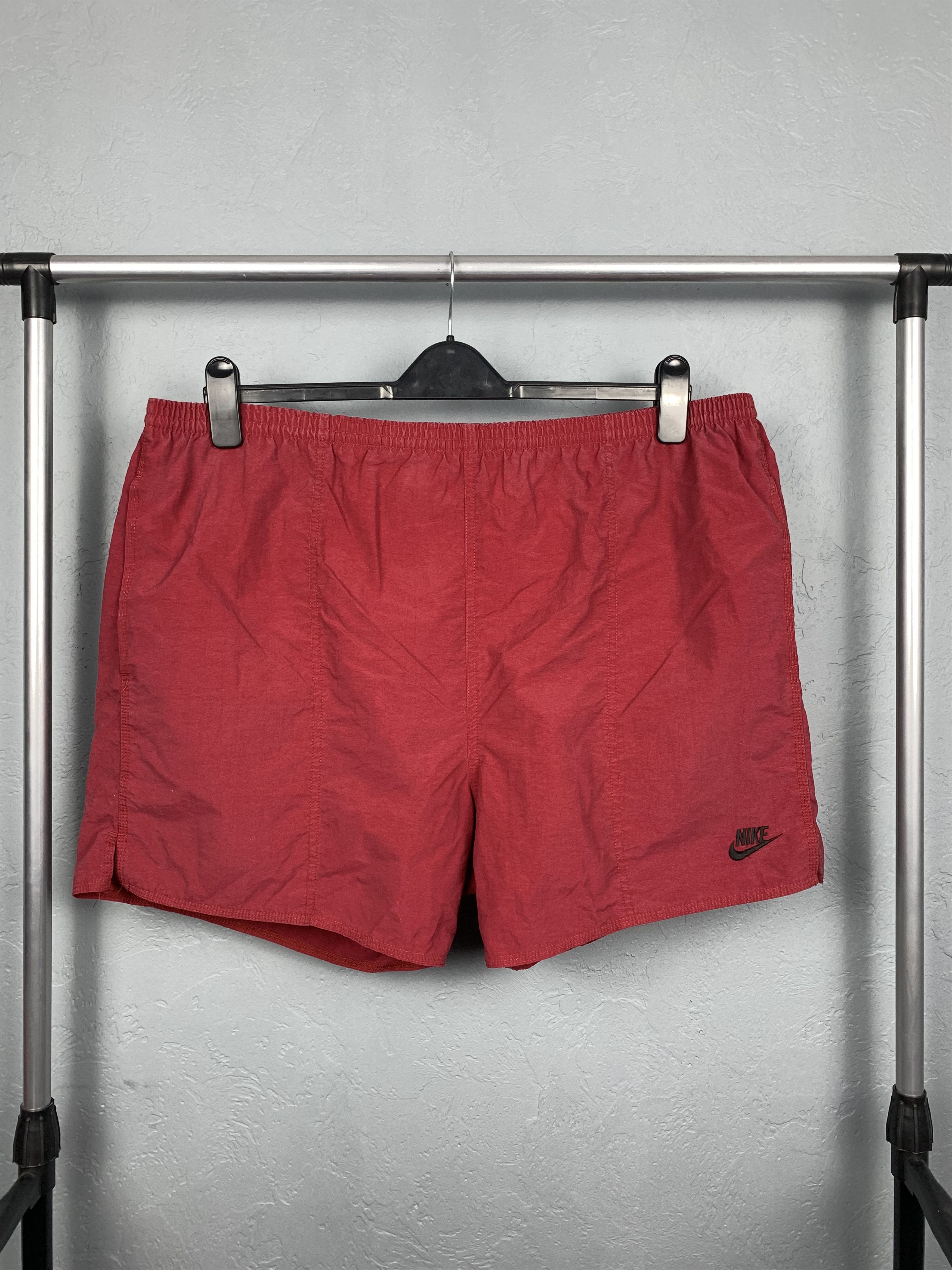 Nike Nike 90s Vintage Mens Nylon Shorts Size US 36 / EU 52 - 1 Thumbnail